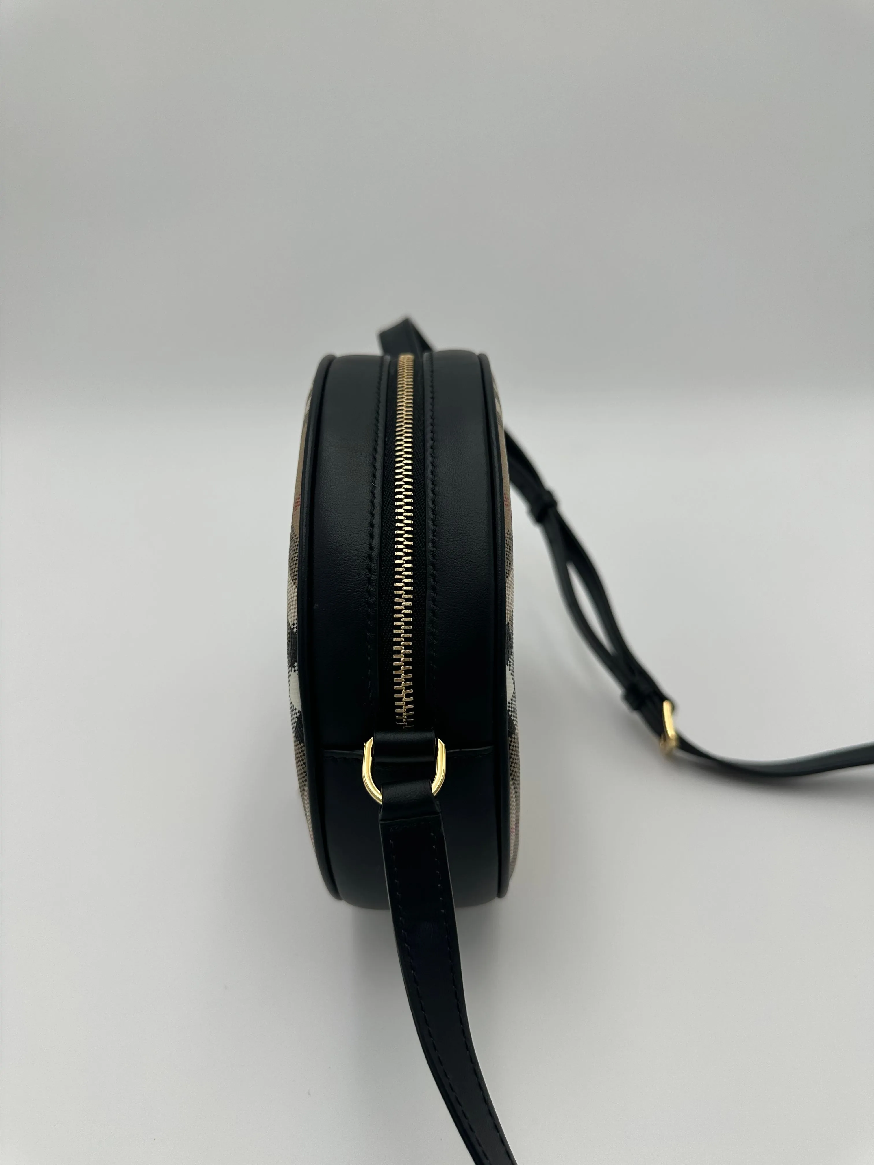 Burberry LS NEW LOUISE CLF · Whatnot: Buy, Sell & Go Live