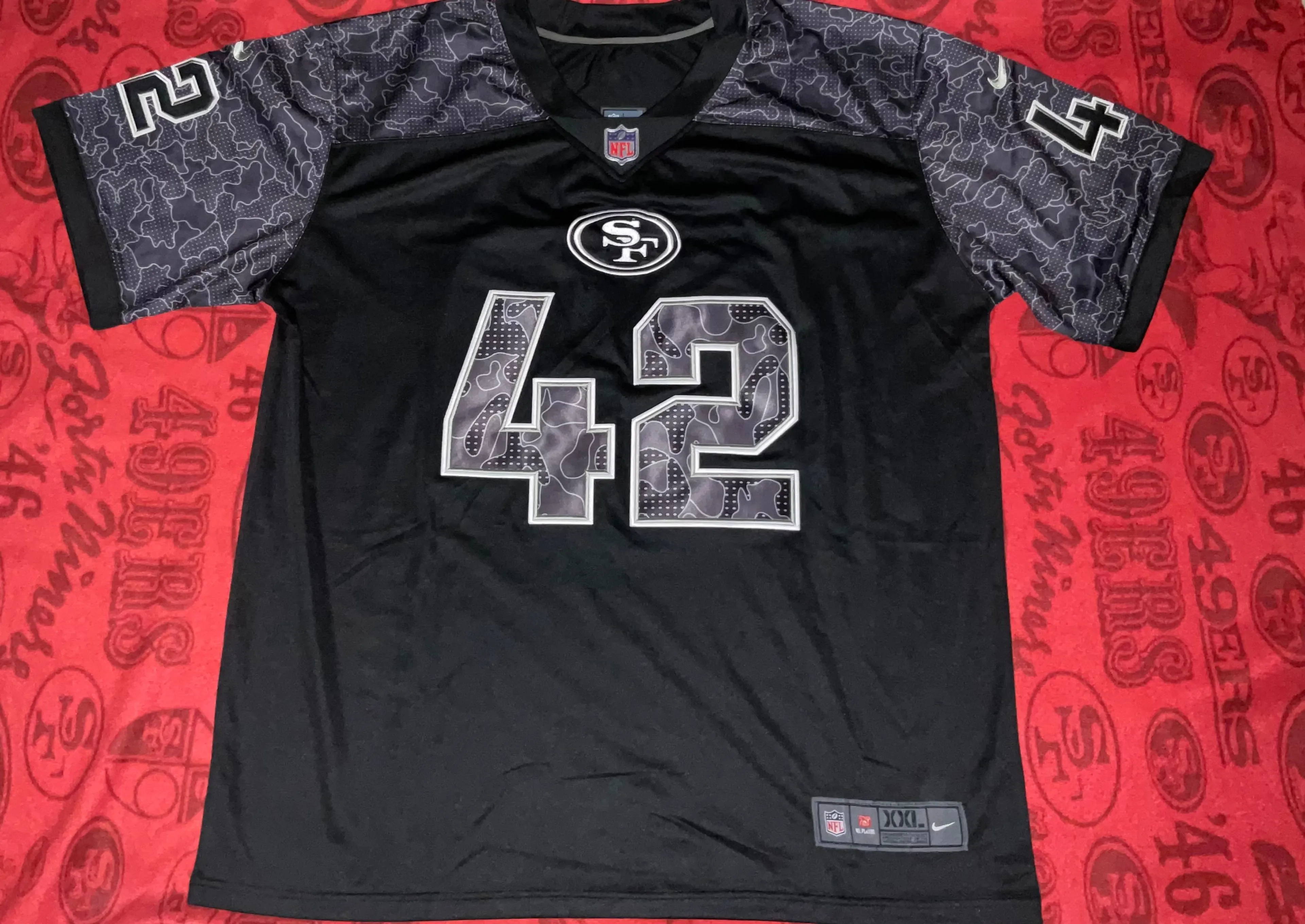 Shops black and red forty niner jersey