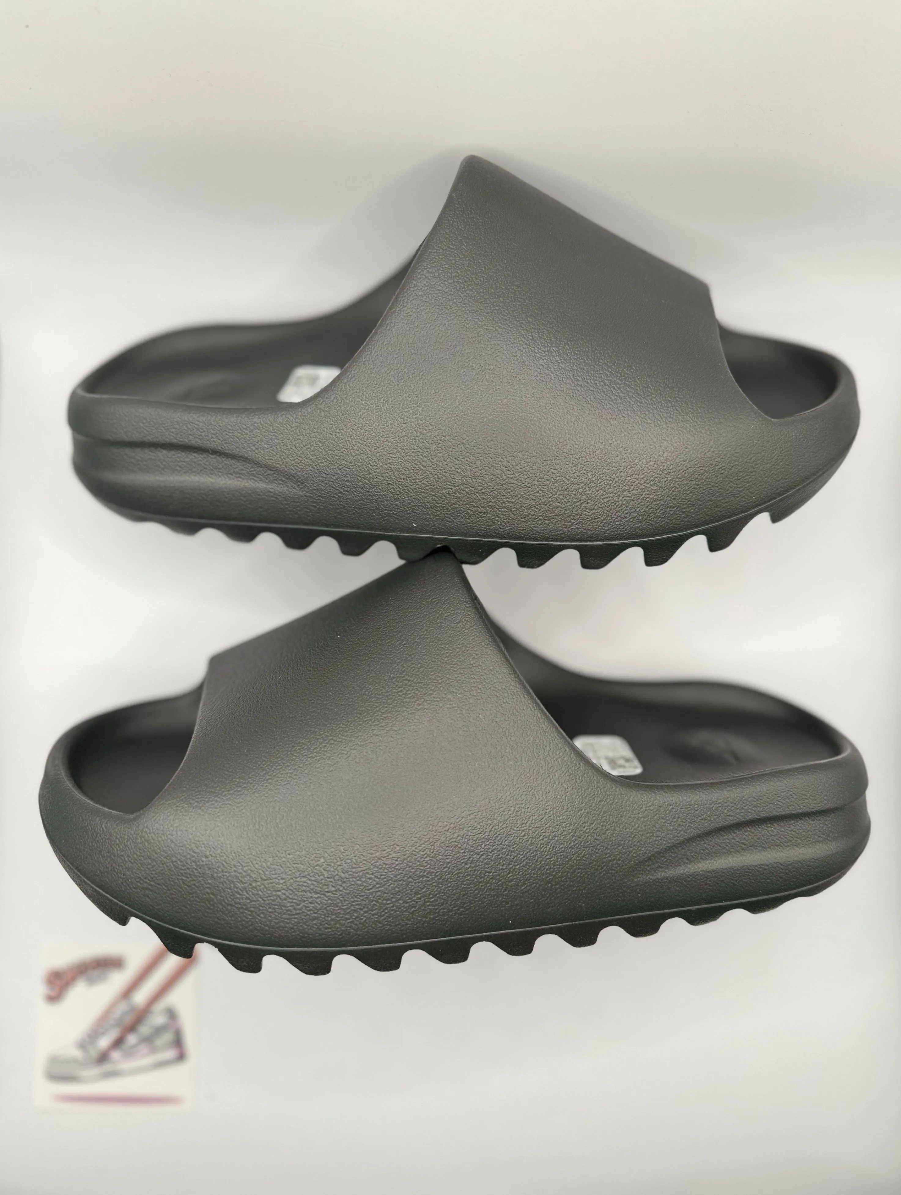 Adidas Yeezy Slide 'Onyx' Size 7 Men's · Whatnot: Shop, Sell