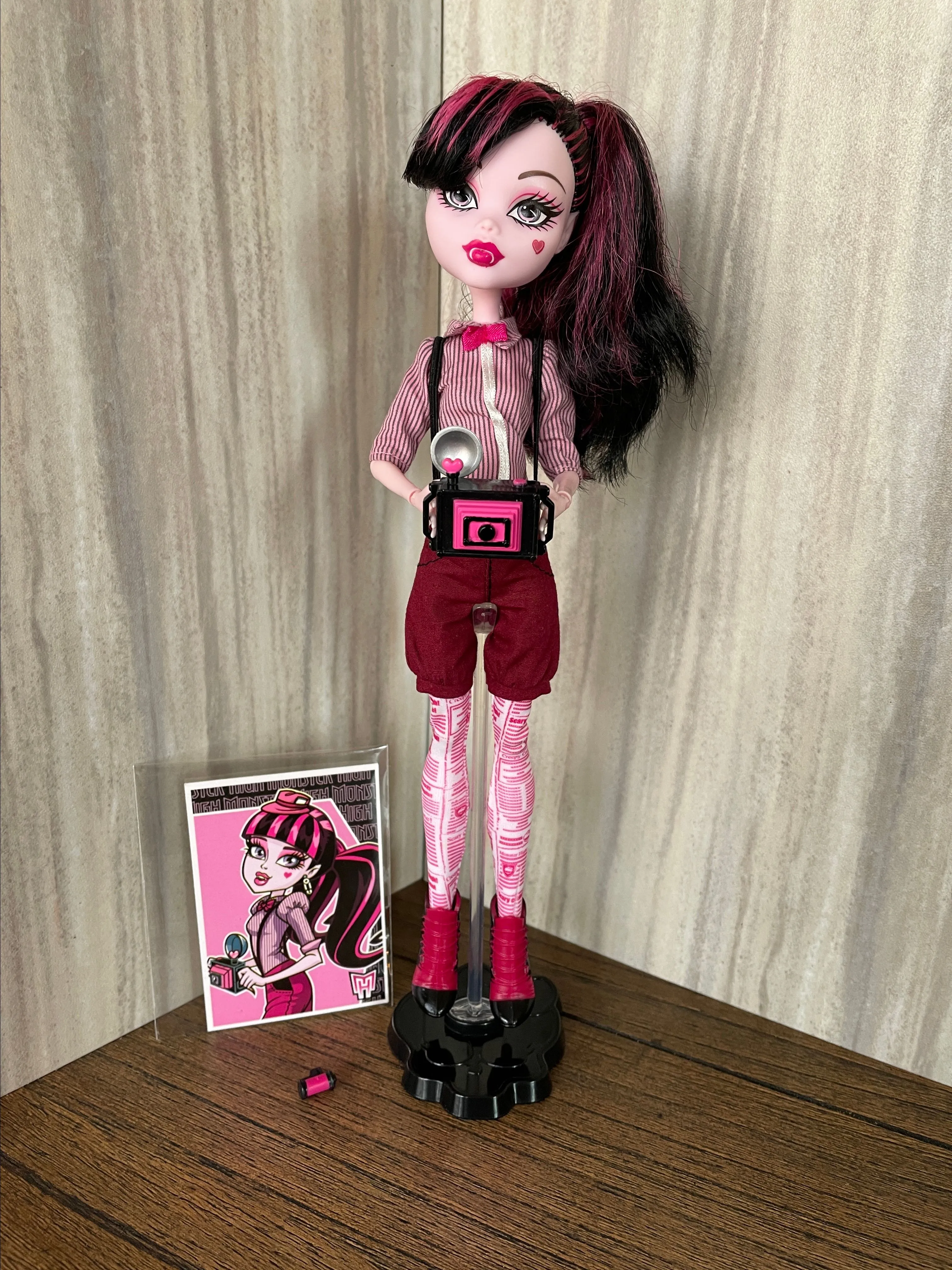 Monster High Newspaper Club Draculaura orders Fashion Pack