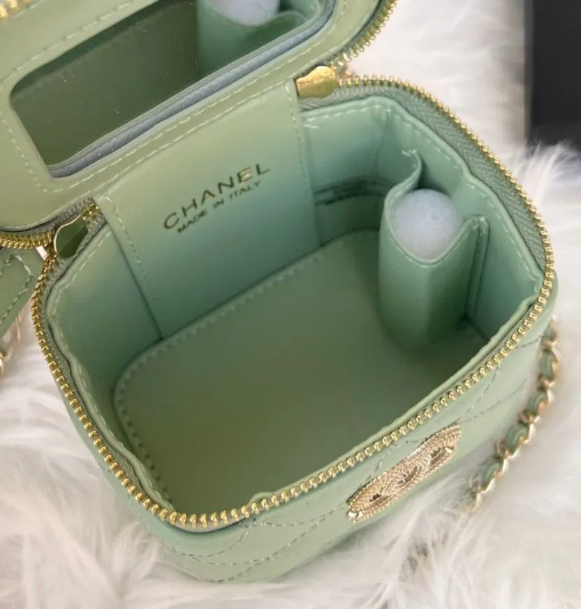 CHANEL メイクアップバッグ グリーン海外VIP限定品 Chanel Makeup VIP Vanity Bag Green · Whatnot: Shop, Sell, Connect