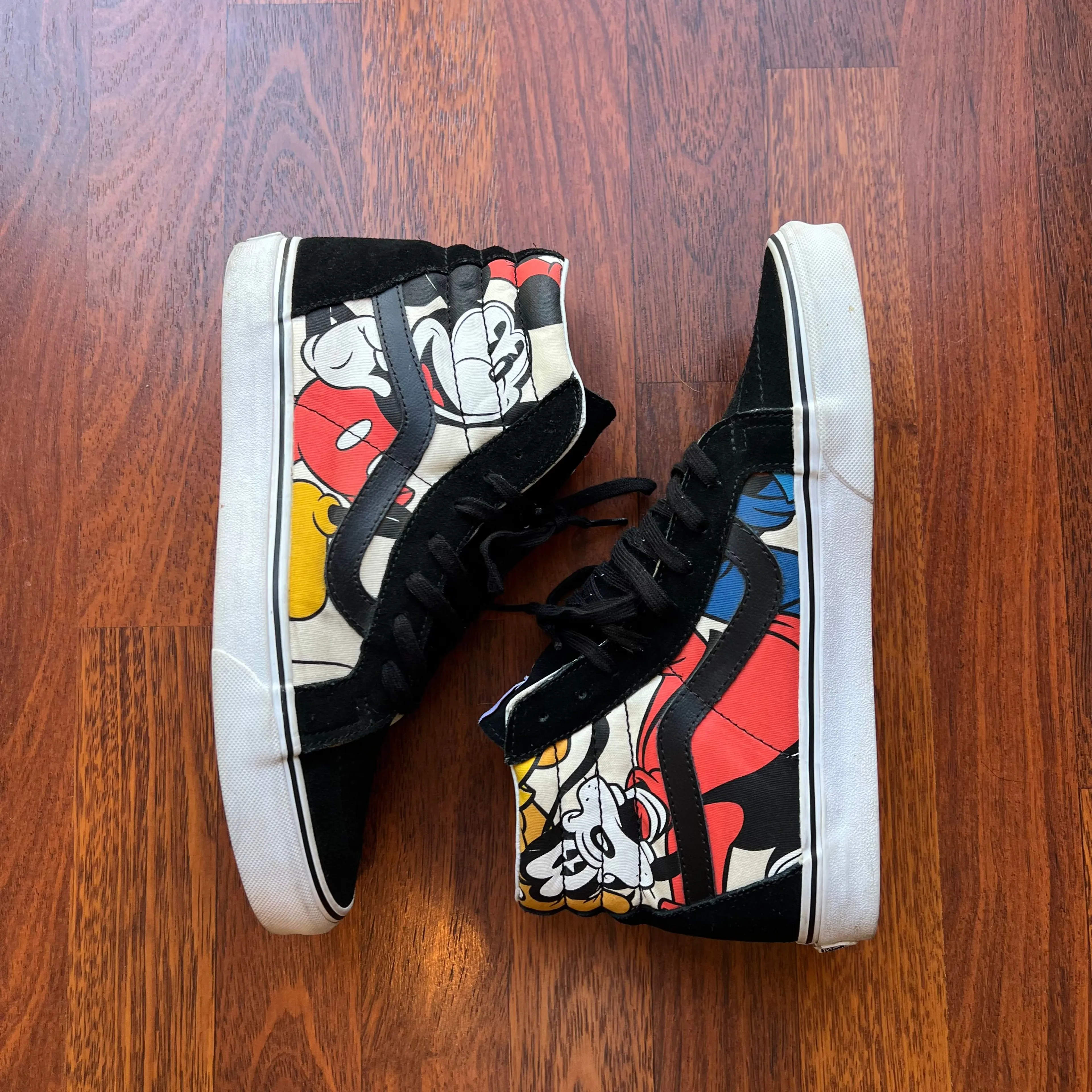 Disney deals mickey mouse vans