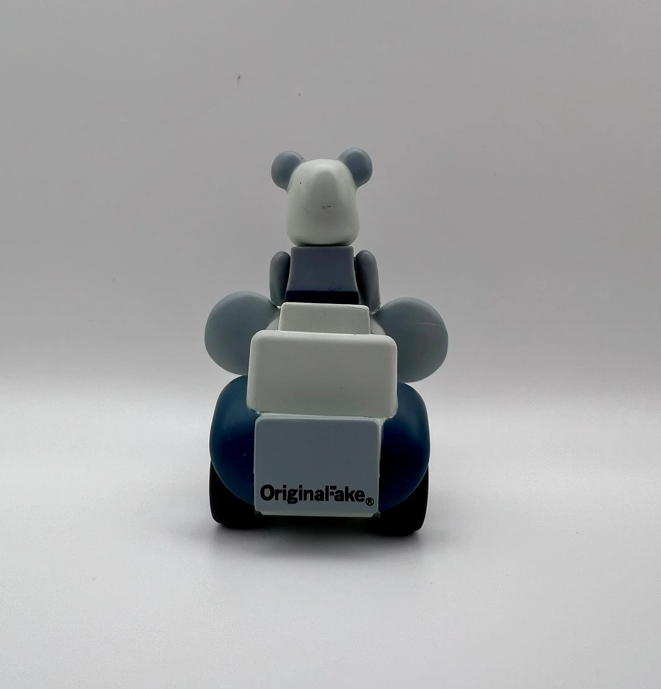 Medicom OriginalFake Kaws Bearbrick Choro-Q Grey 2007 Takara