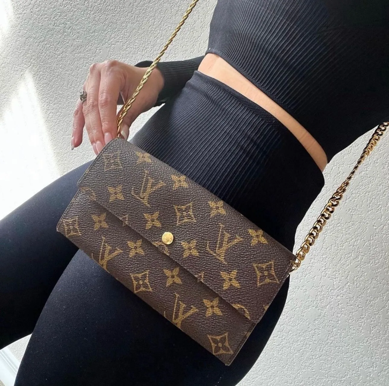 Auth LV online crossbag/wallet