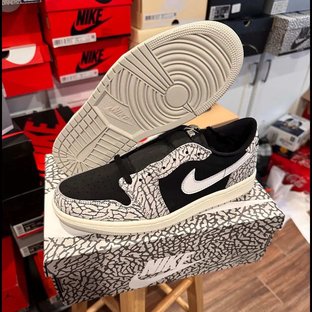 【新品27.０cm】NIKE WMNS AIR JORDAN 1 LOW Nike Wmns Air Jordan 1 Low SE AJ1 Metallic Zinc Women Casual