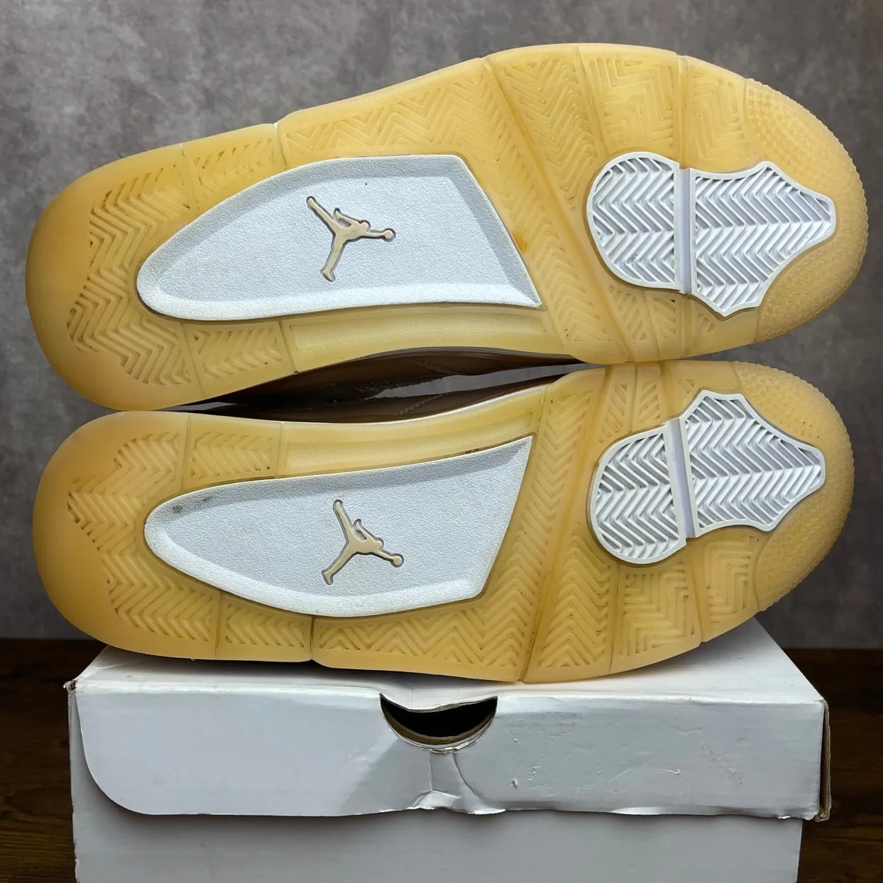 Air Jordan 4 Retro Shimmer Size 12 W / 10.5 M DJ0675-200