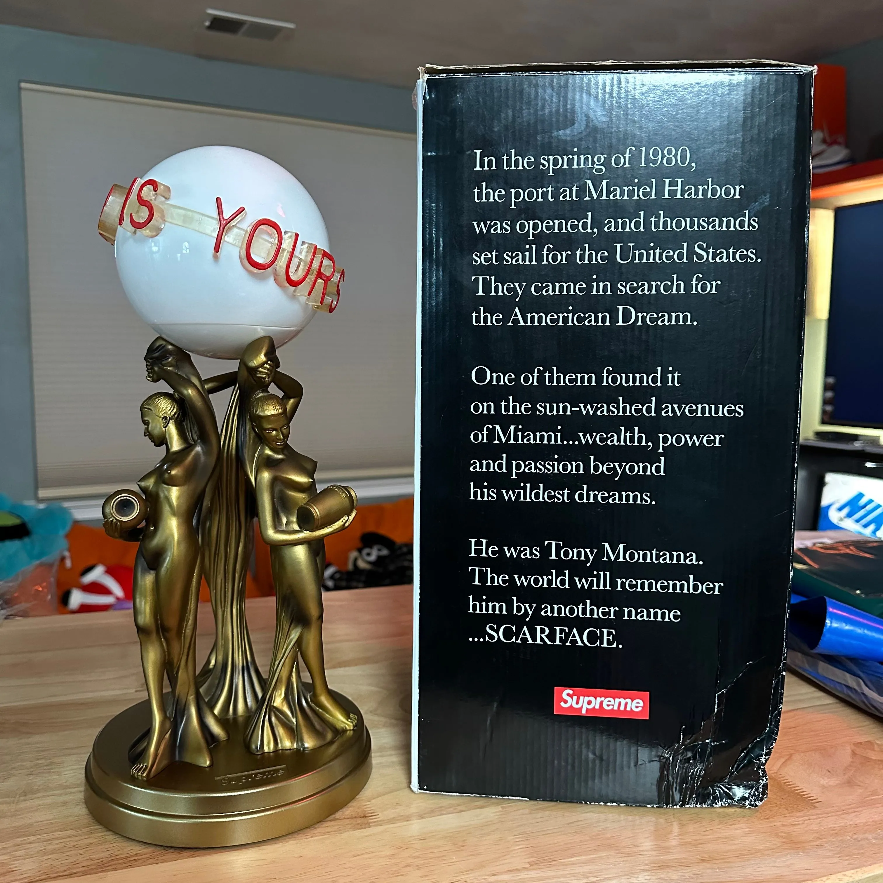 その他 Supreme - Supreme Scarface The World Is Yours Lamp Supreme Scarface Table Lamp Supreme Lamp Tony Montana's