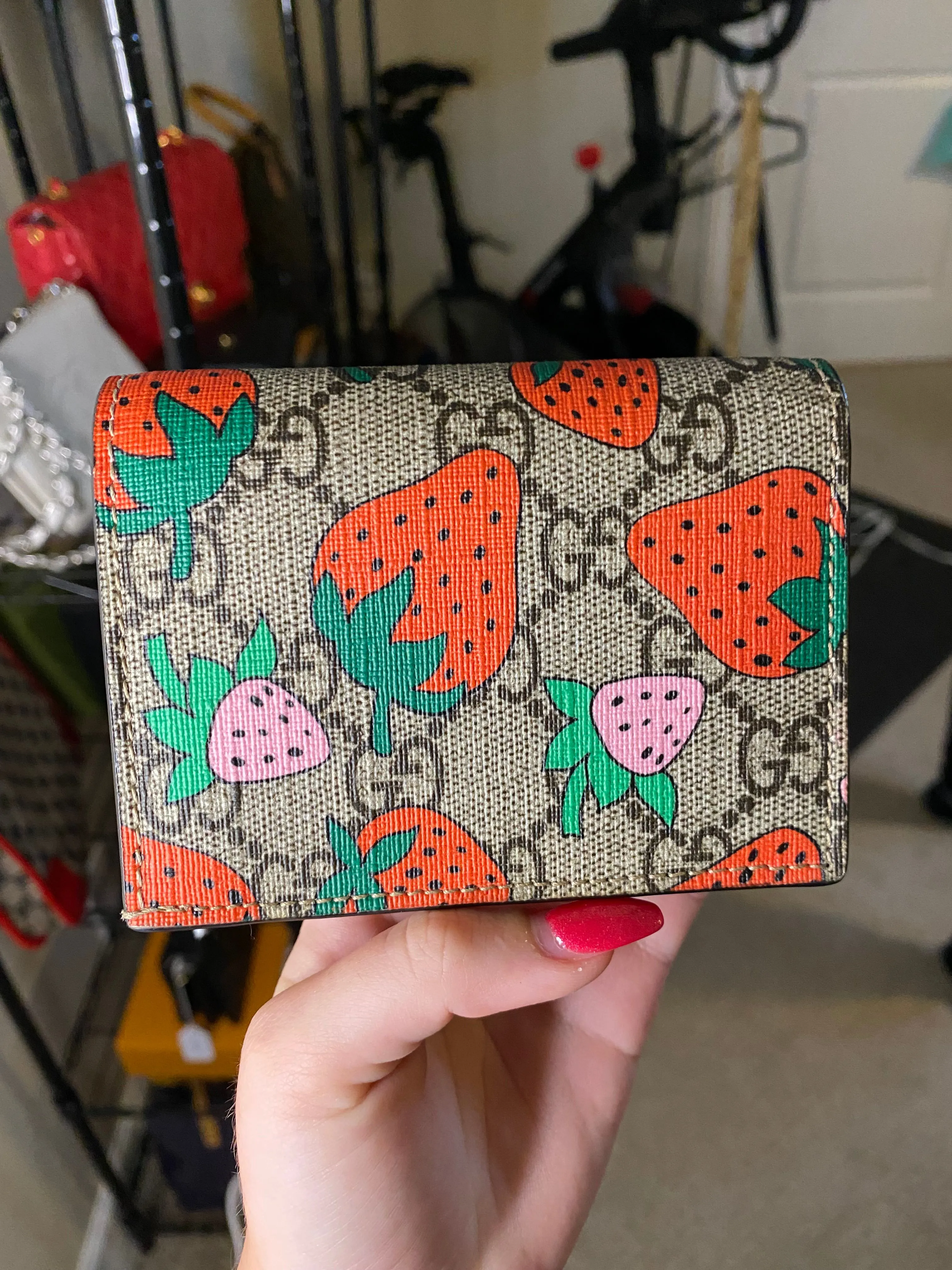 1081 Gucci Strawberry *Limited Edition* Compact Wallet · Whatnot