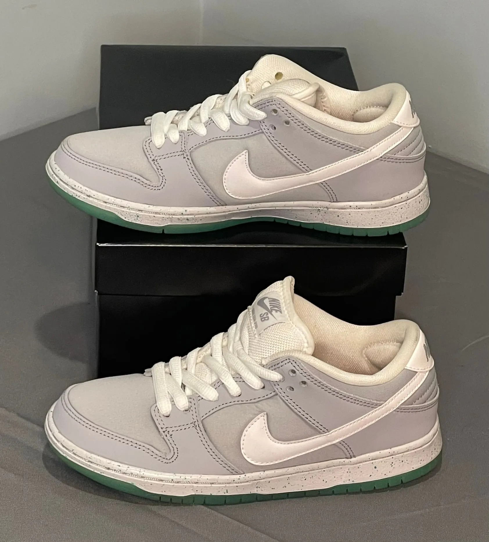 N3. Nike SB Dunk Low Marty McFly (replacement box) 313170