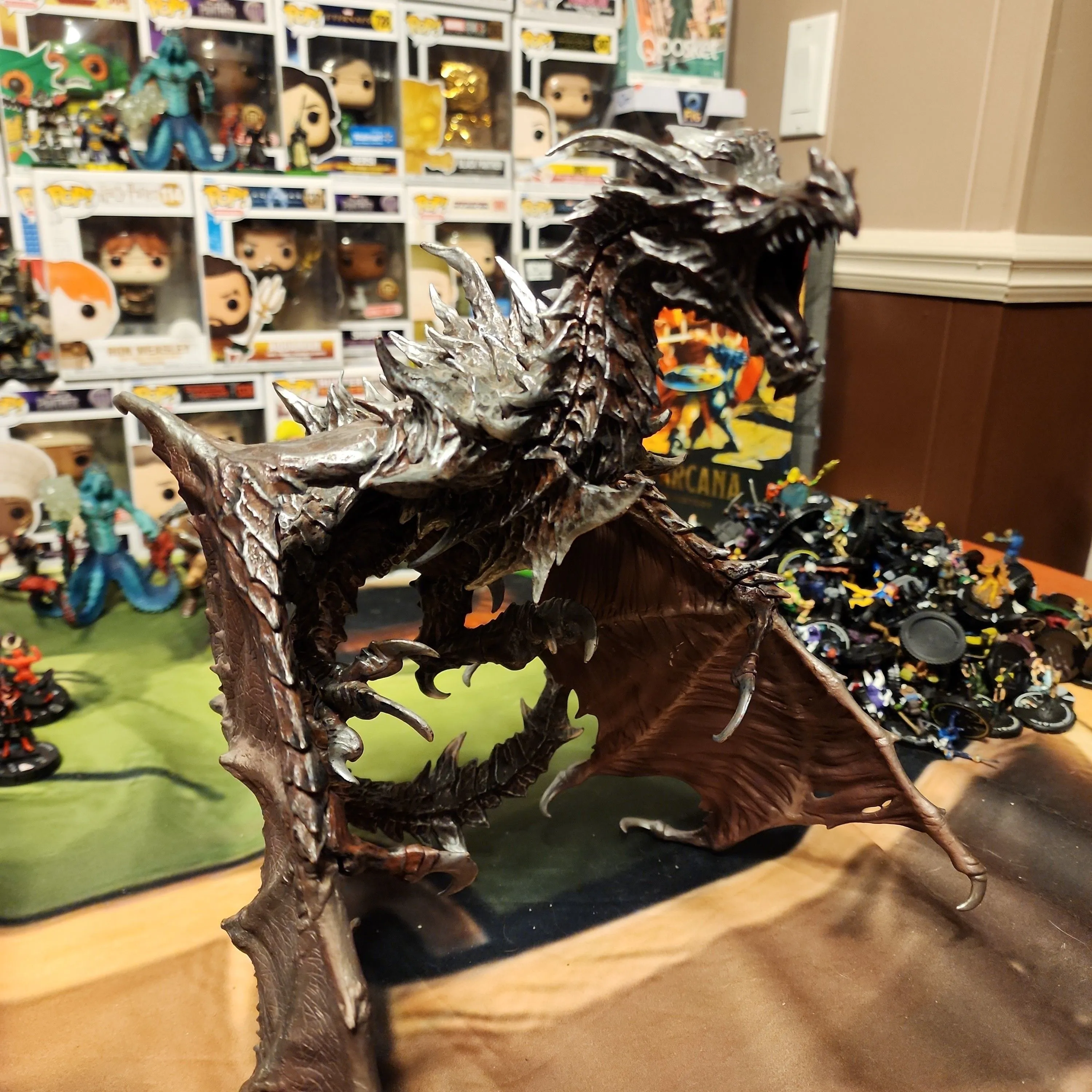 未開封品　SKYRIM ALDUIN　DRAGON　ドラゴン　フィギュア Amazon.com: McFarlane Toys Elder Scrolls V: Skyrim Alduin