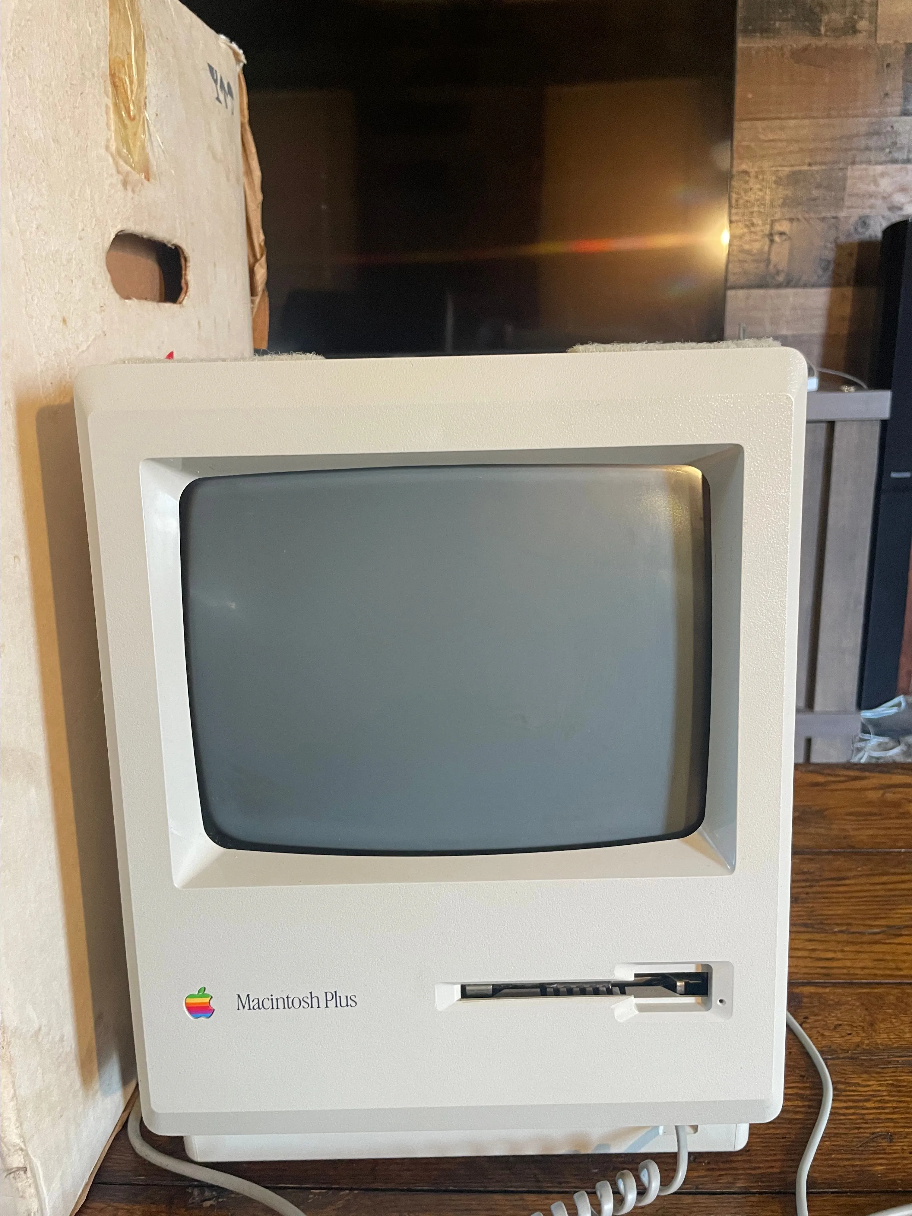 Apple Macintosh Plus 1MB Model M0001A With Original Box___PLEASE