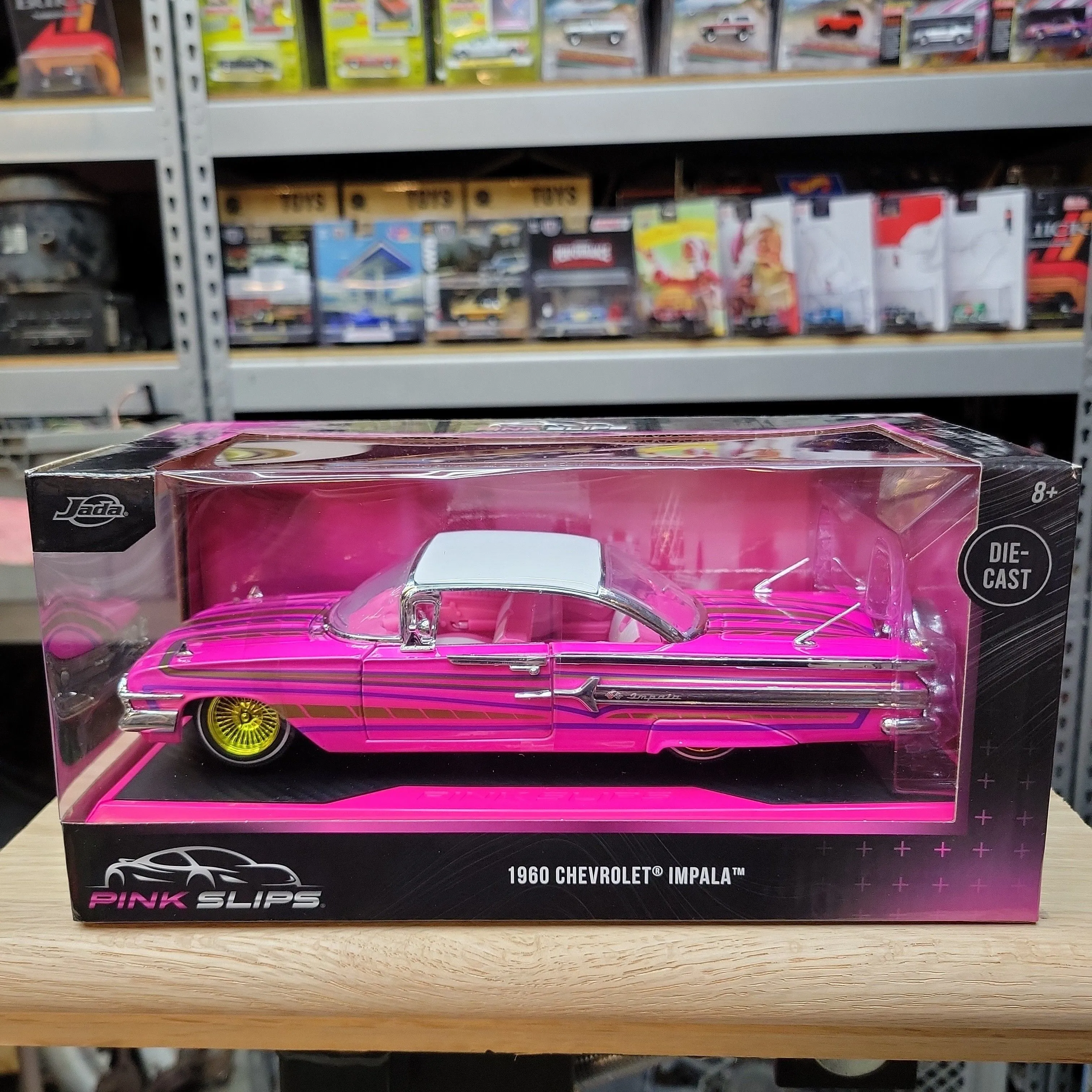 Jada 1:24 Scale 1960 Chevrolet Impala Pink Lowrider