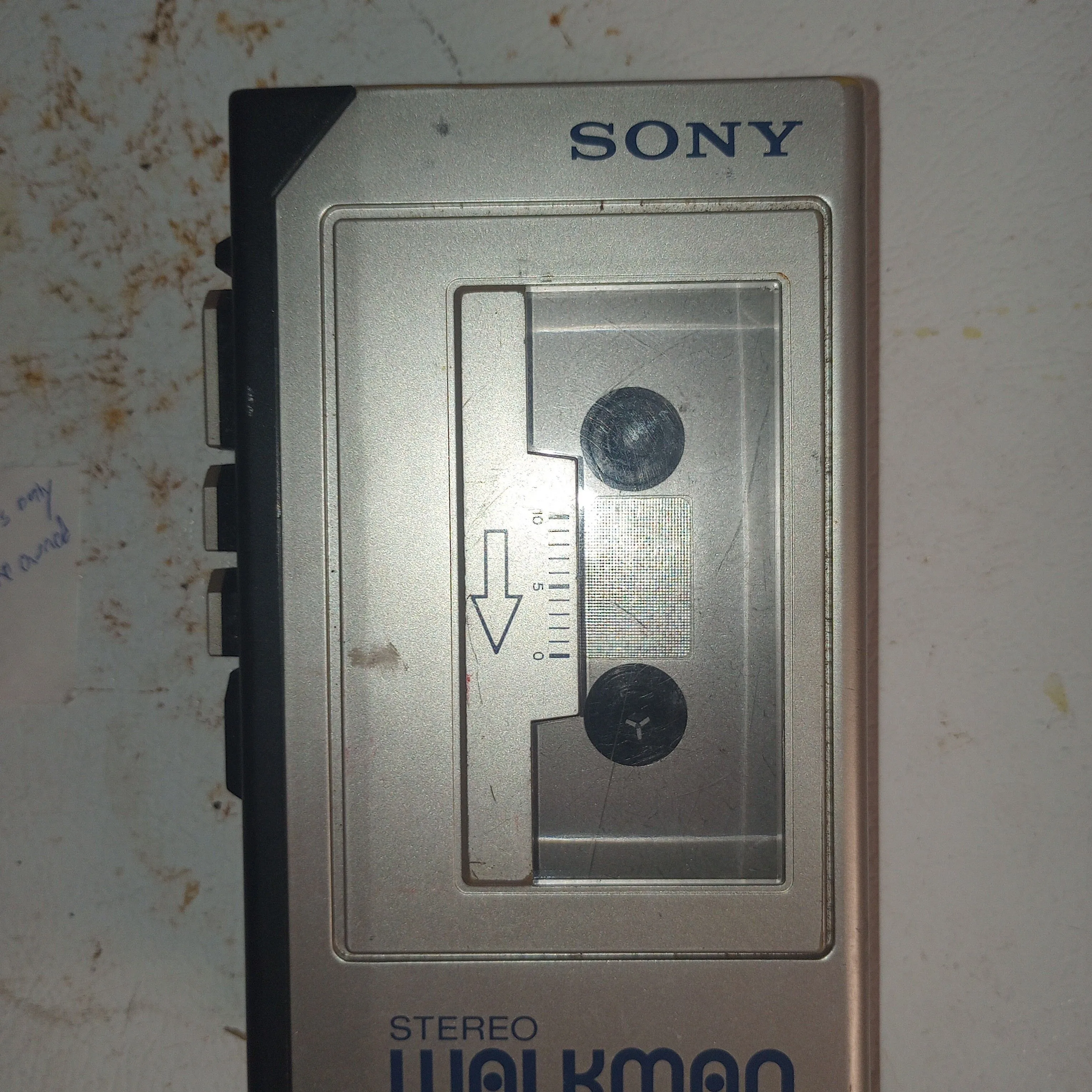 5 vintage Walkman (read) on sale