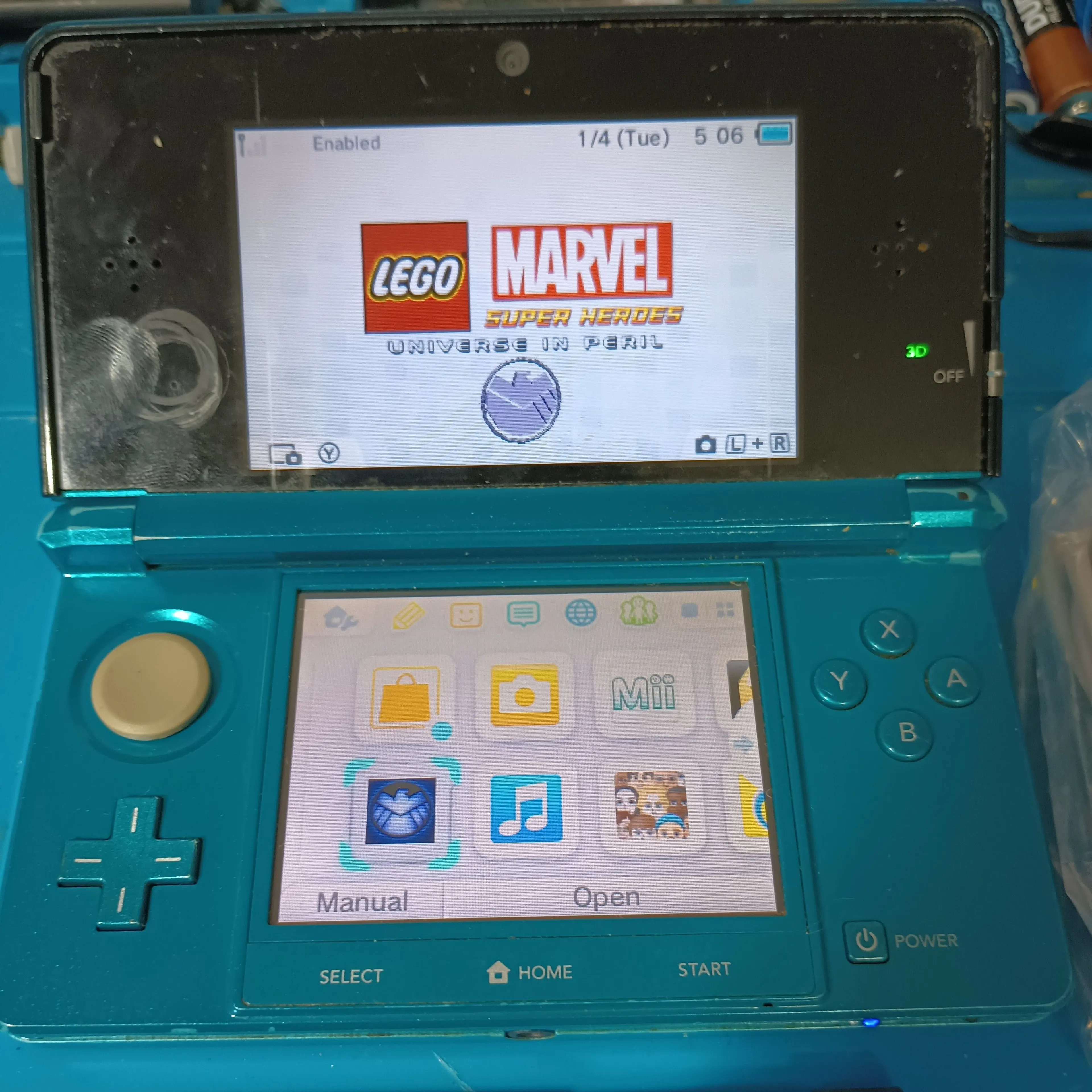 Console- Nintendo 3DS Aqua Blue Teal. Tested w/Charger & Stylus 