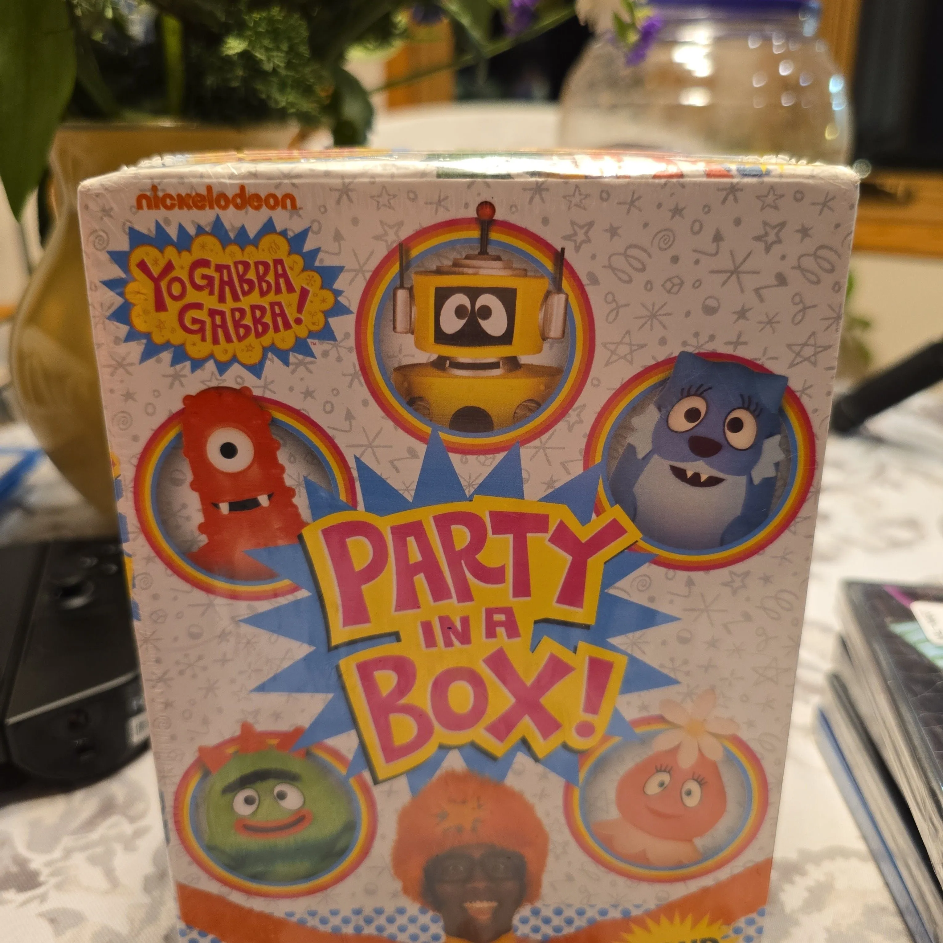 Yo Gabba Gabba! Party in a Box DVD 3-Disc Set, Nickelodeon, Read