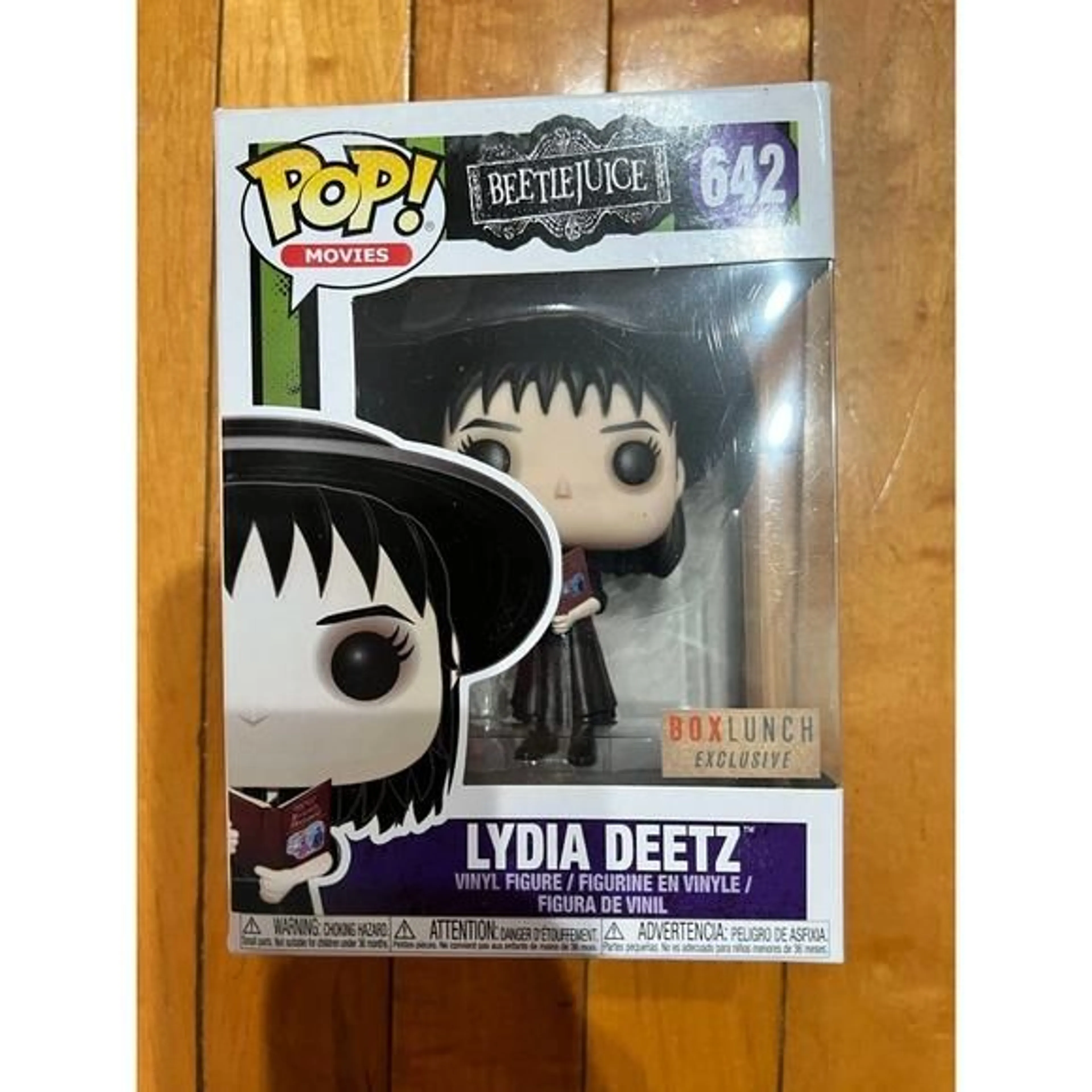 Funko POP! purchases Beetlejuice: Lydia Deetz #642 Box Lunch Exclusive + Protector^