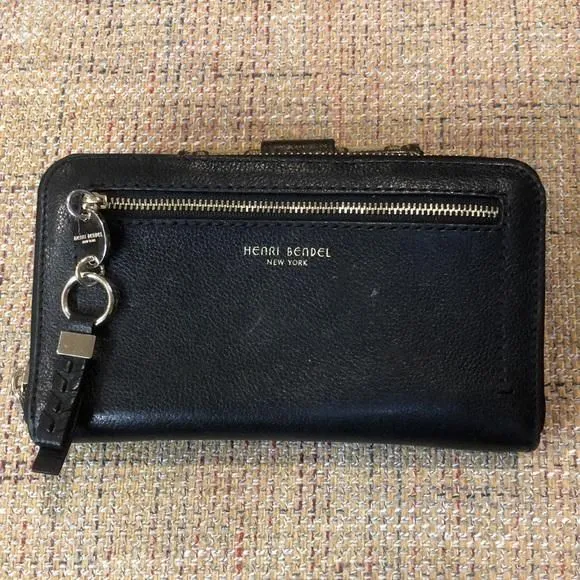 Henri bendel black wallet sale