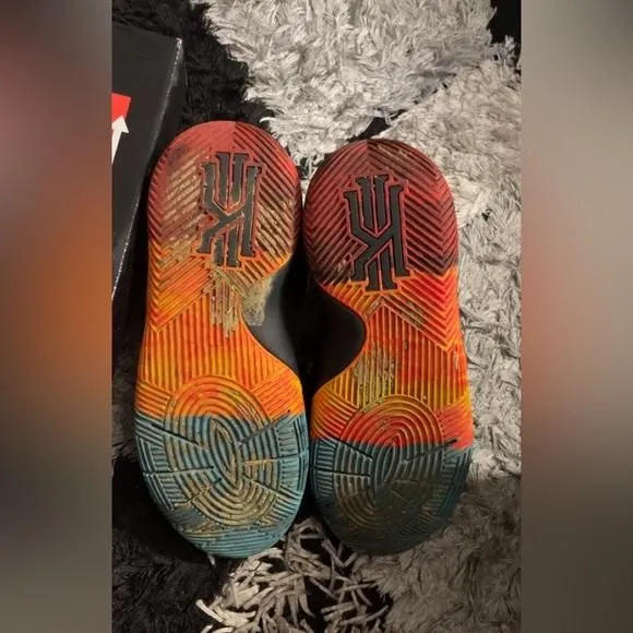 Nike Kyrie 2 BHM 2016 Boy's Size 5Y 835944-099 HTF · Whatnot