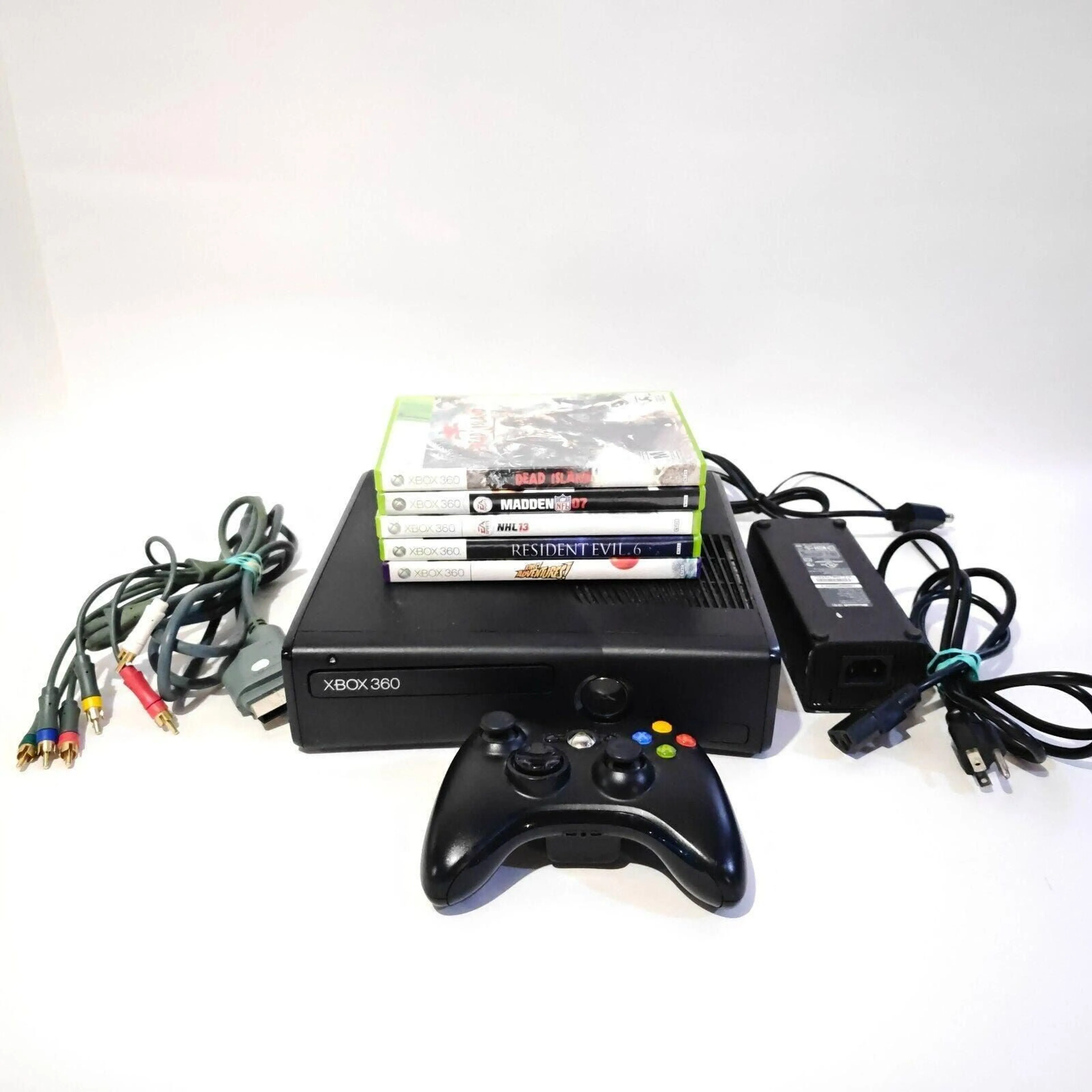 Microsoft Xbox 360 Slim Console 4GB Black deals With Kinect, Controller, and Games