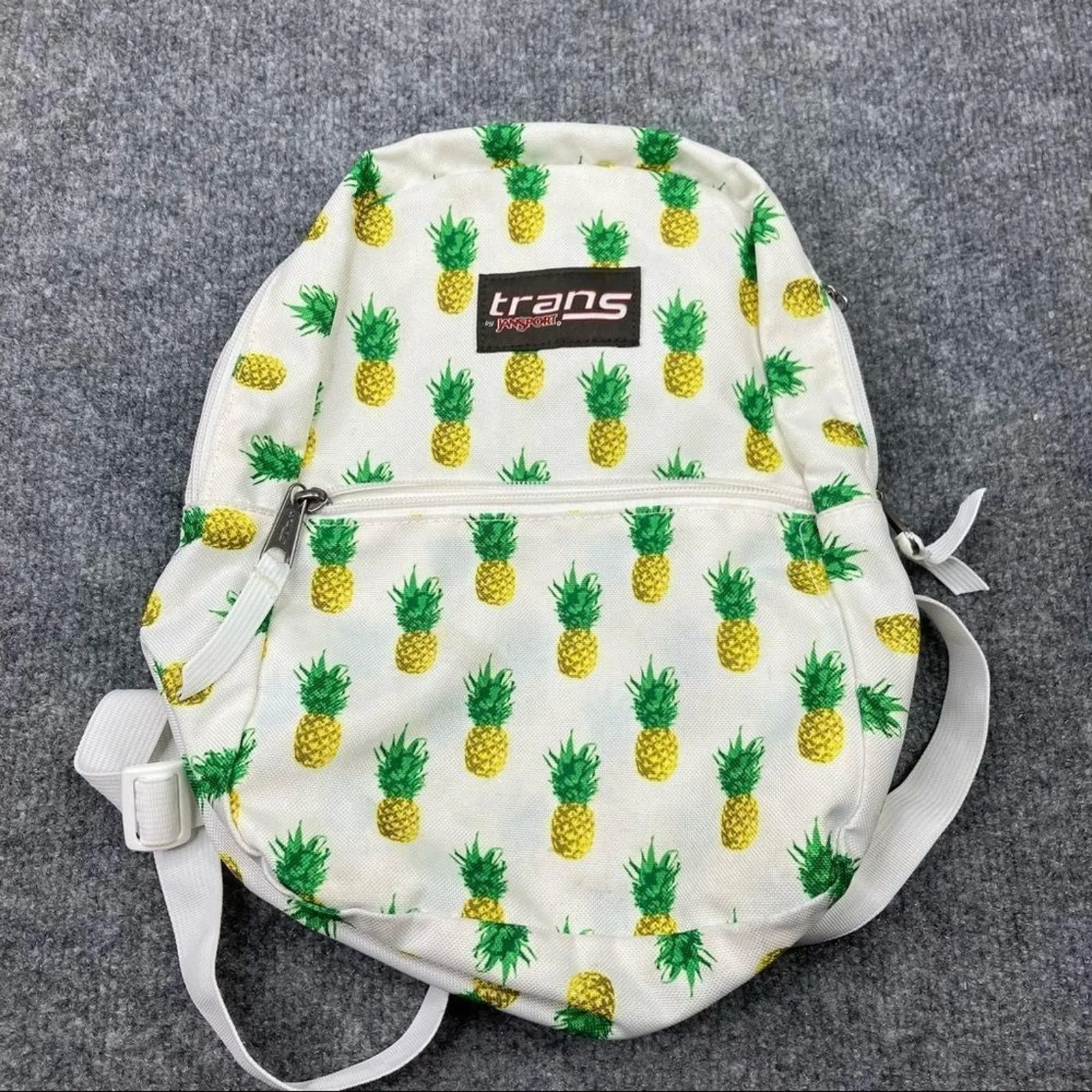 Jansport backpack with pineapples online