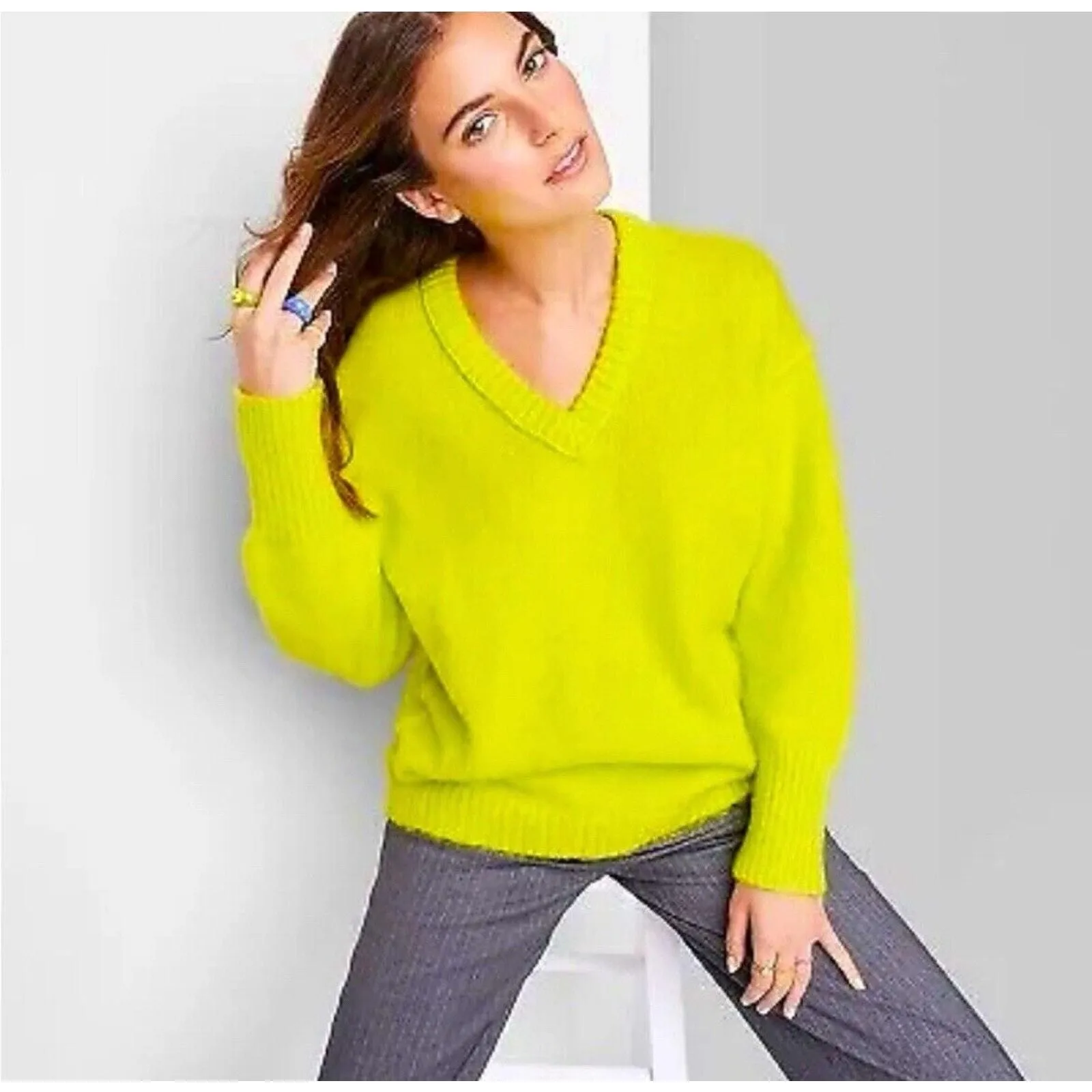 Wild Fable V neck Fuzzy Oversized Pullover Sweater Vibrant Lime Green M NEW Whatnot Buy Sell Go Live