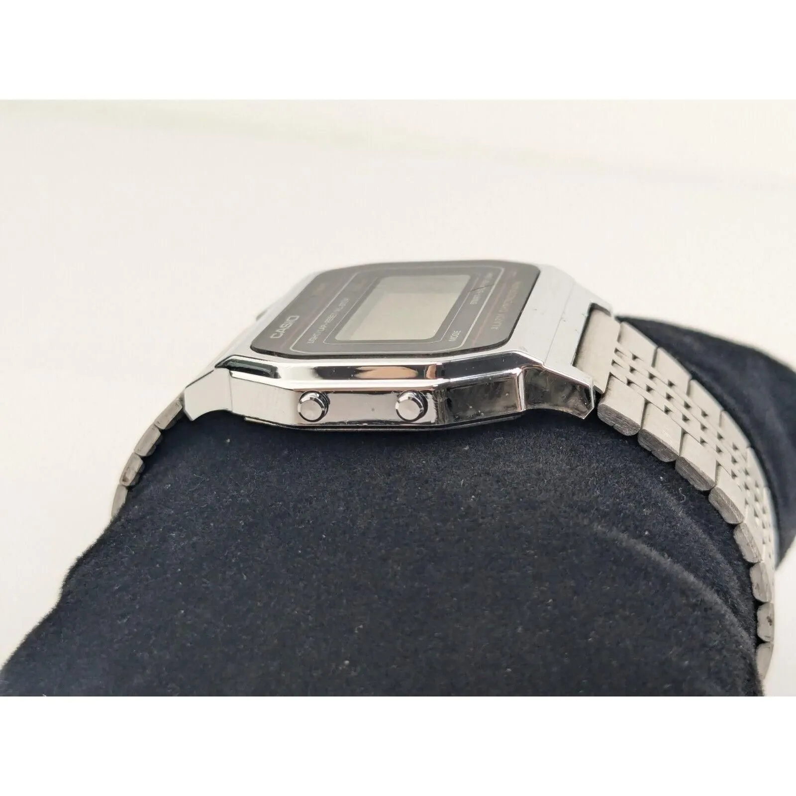 Vtg Early 80s CASIO A153 (415) Men's 34mm Digital Watch Black Face