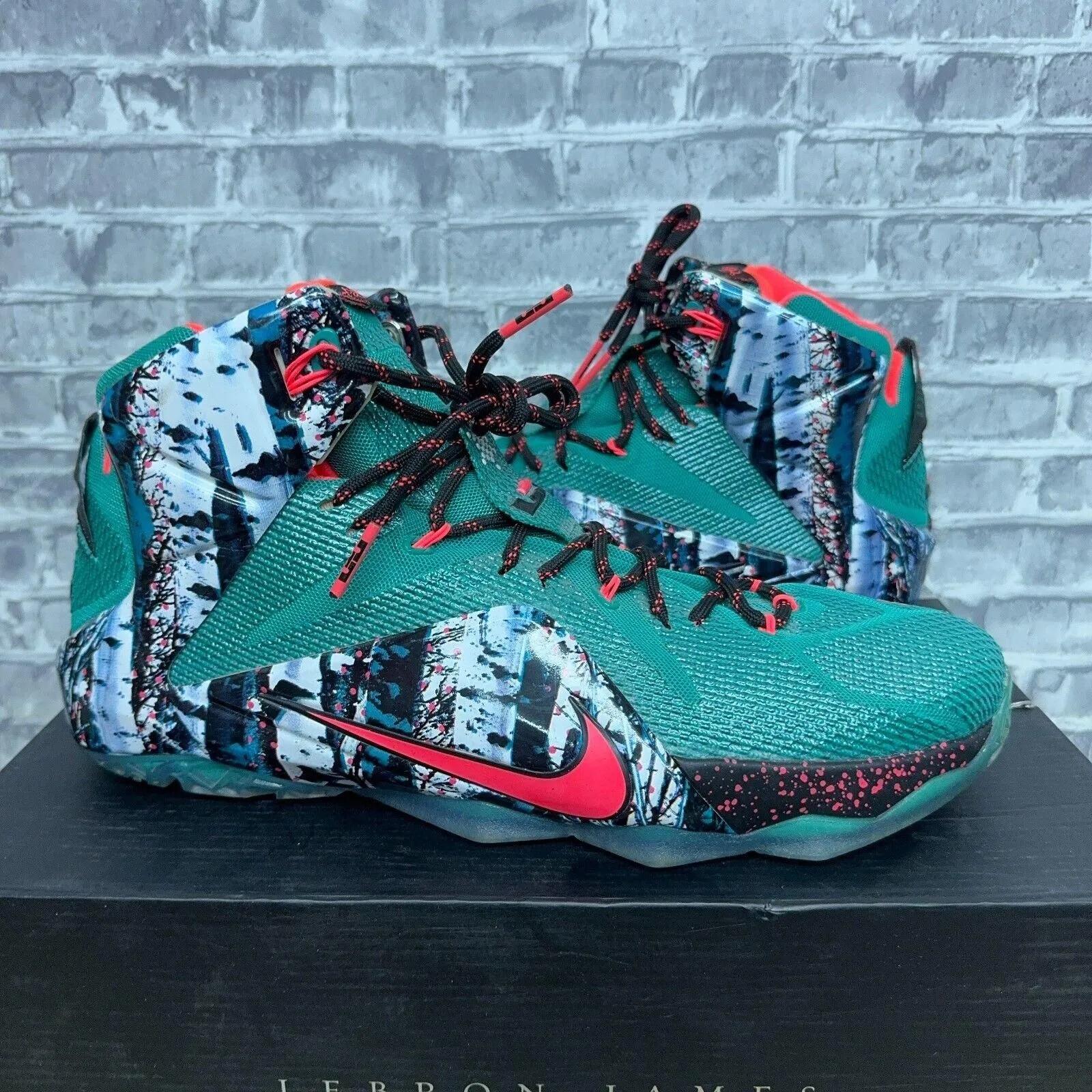 Nike LeBron 12 Xmas Akron Birch 2014 Basketball 707558 363 Mens Size 14 Rare Whatnot Buy Sell Go Live