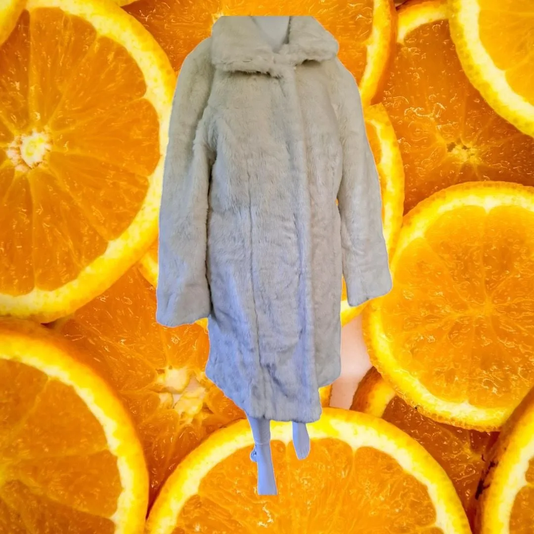 Venus White Faux Fur Long Winter Coat Size 6 Whatnot Buy Sell Go Live