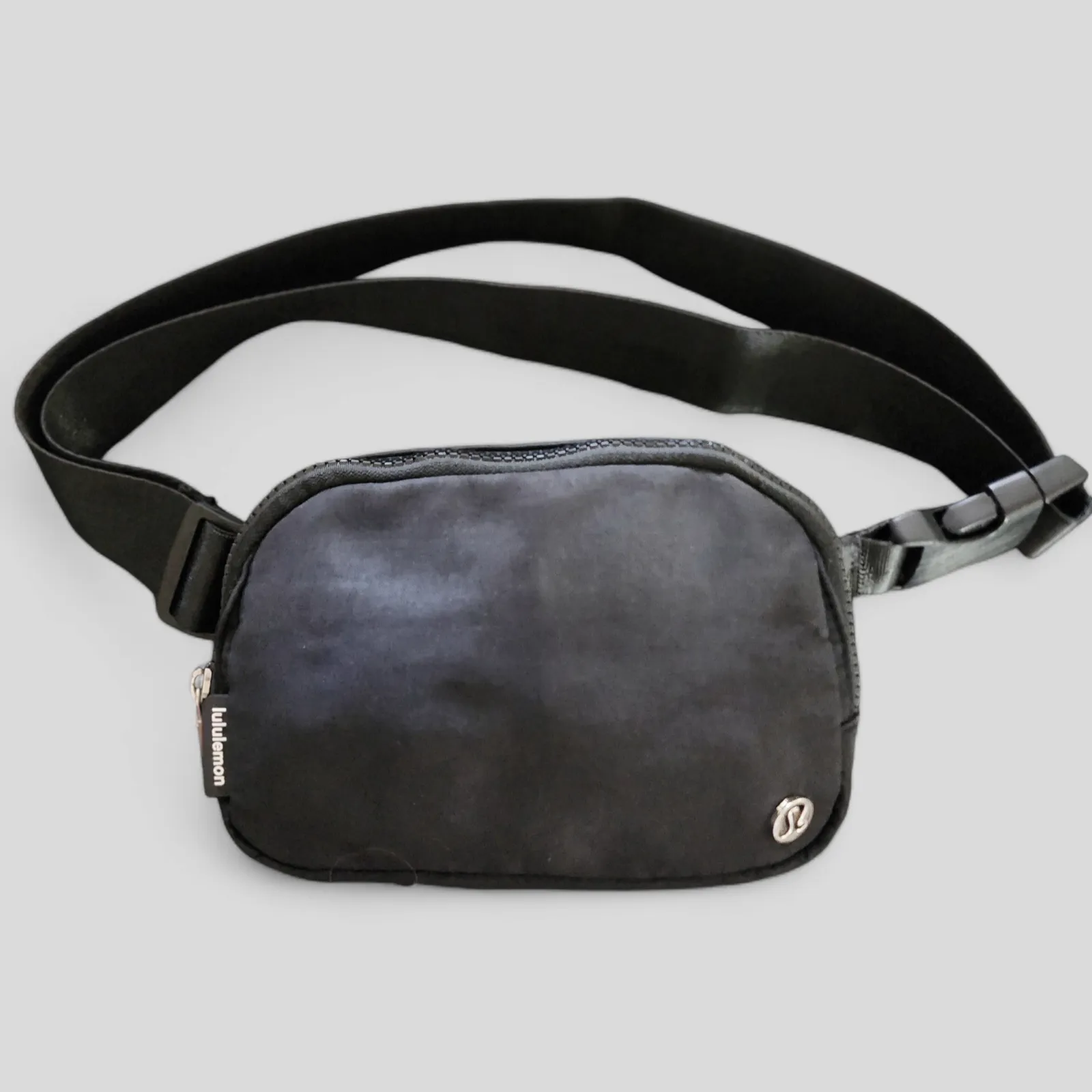 Lululemon Black VELOUR hot Everywhere Belt Bag