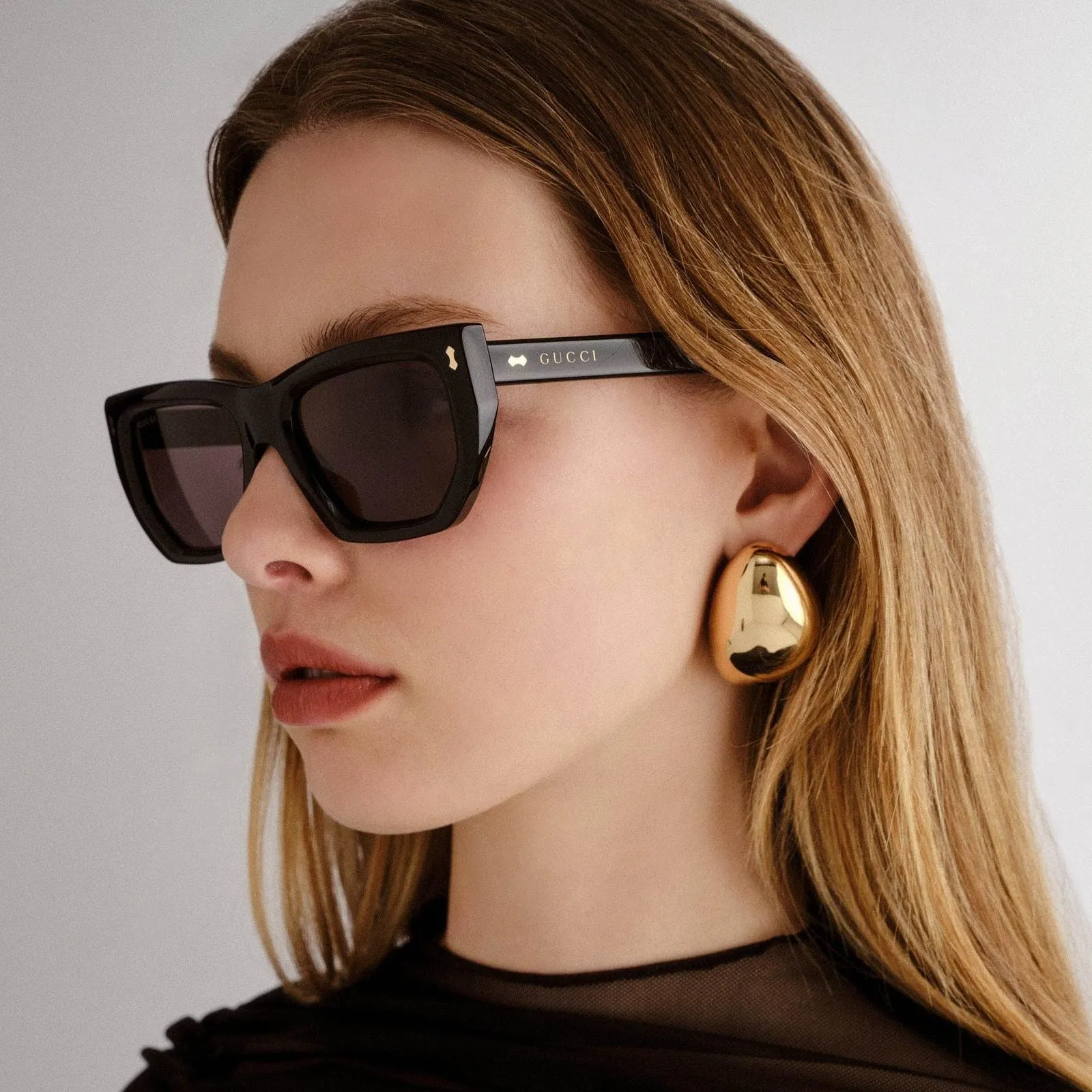 サングラス GUCCI Gucci - GG1520S - 001 BLACK BLACK GREY Sunglasses Gucci Rivets GG1520S 001 53-19 Black in stock