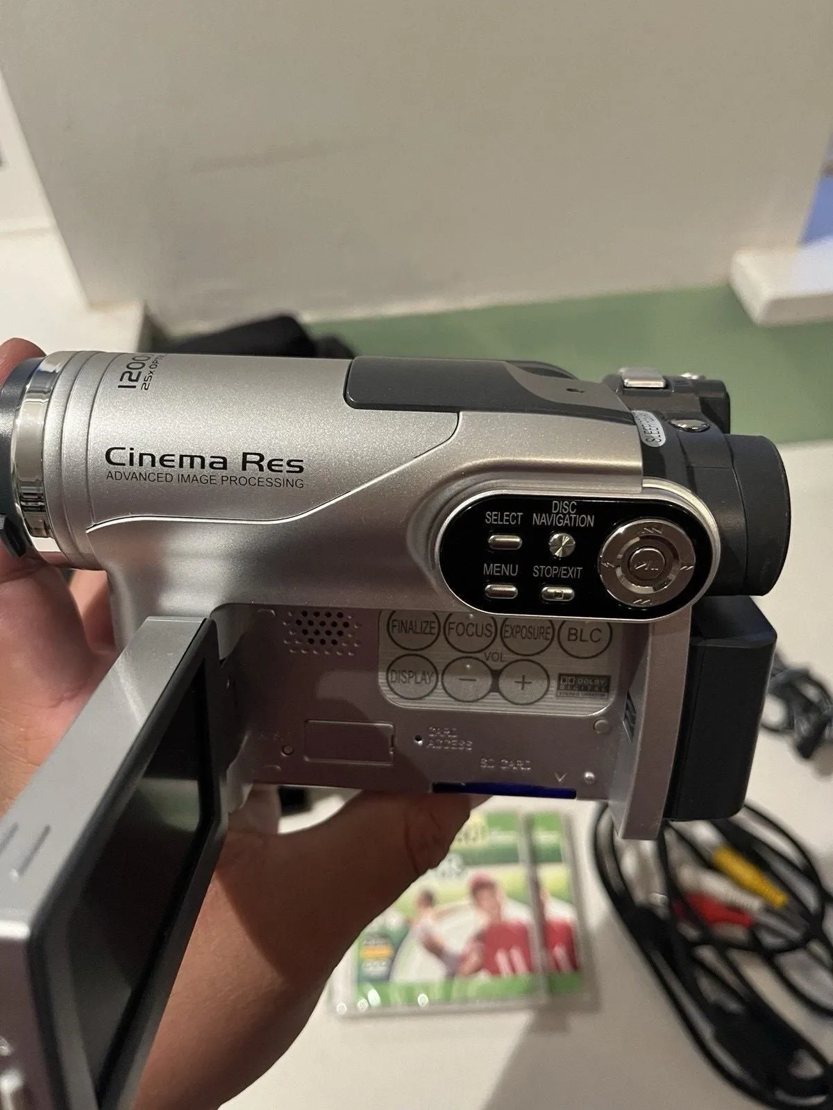 Hitachi DZ-BX35A DVD Camcorder 25x With Battery Charger & Carrying