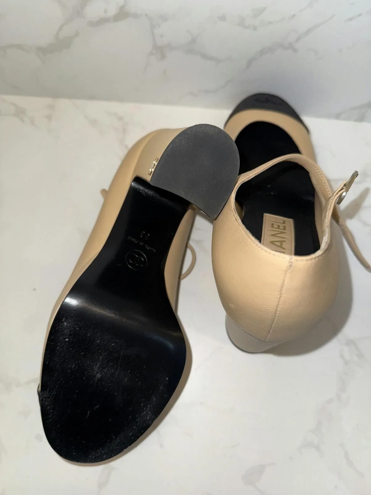 Non■シャネル■36.5✨ミュール■ベージュ‪✕‬ブラック Chanel Women's EUR 36 Beige Leather Signature Logo Platform