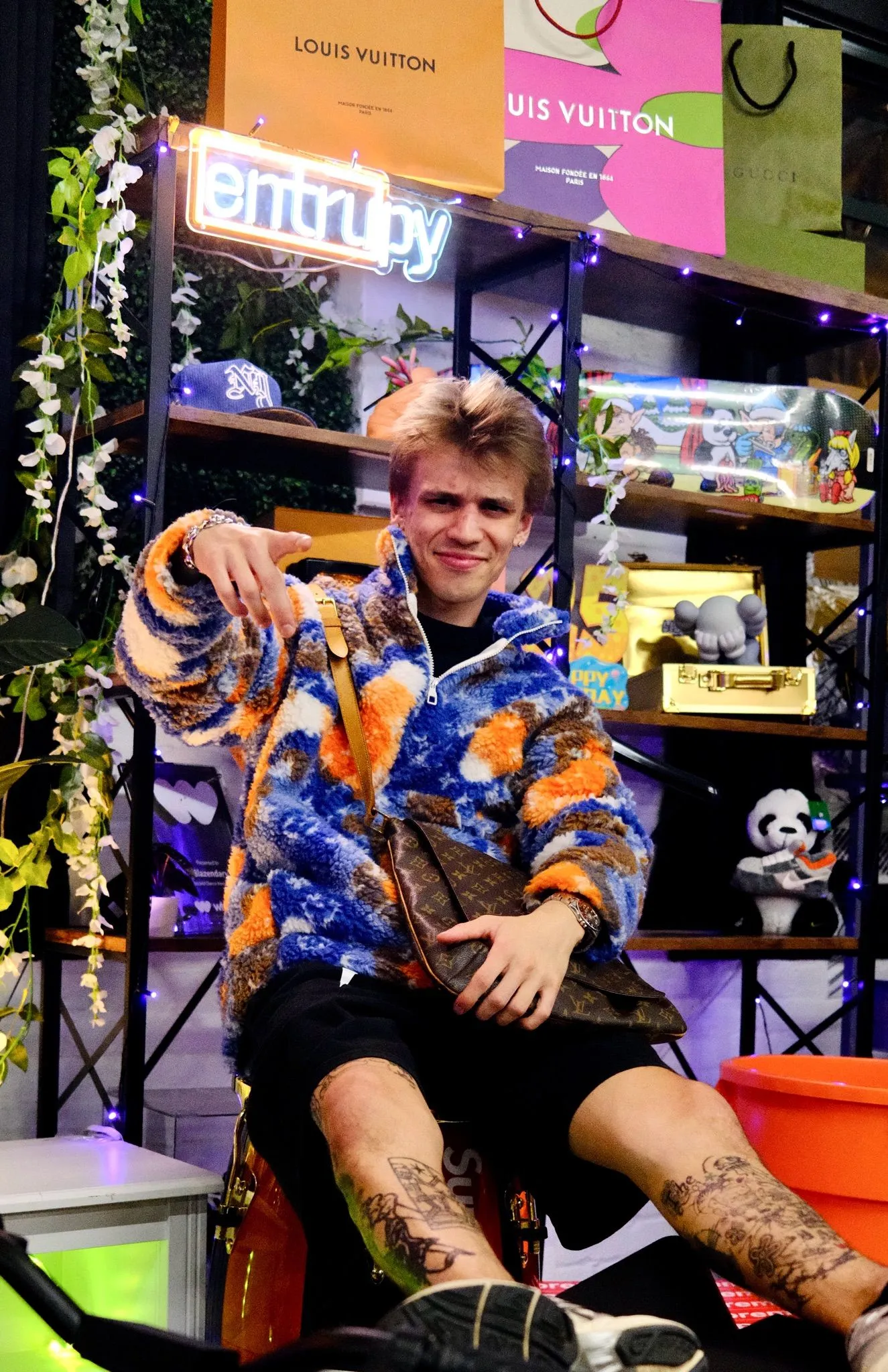 Thumbnail for live show