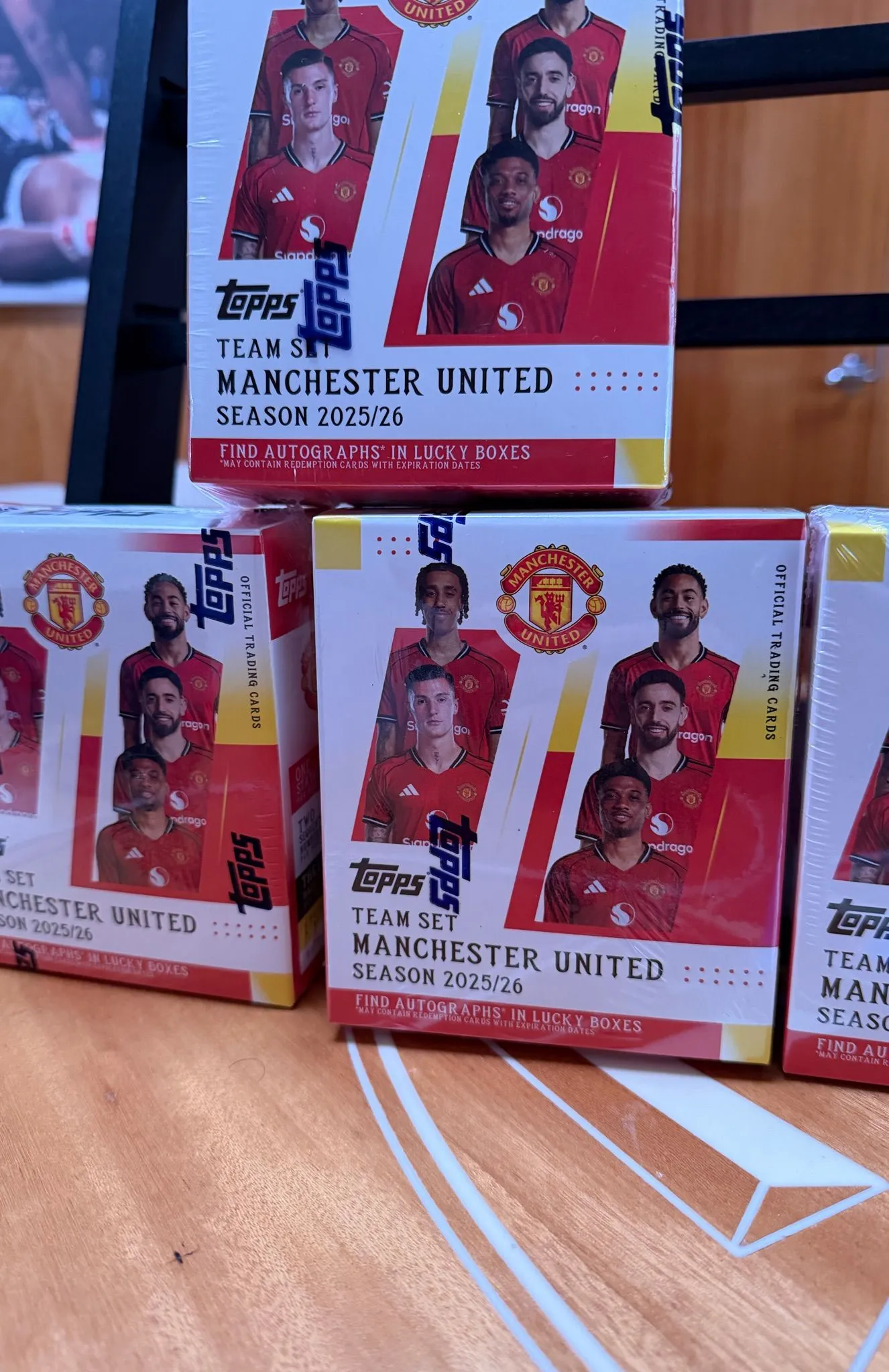 Man Utd 25/26 Team Sets Double Boxer