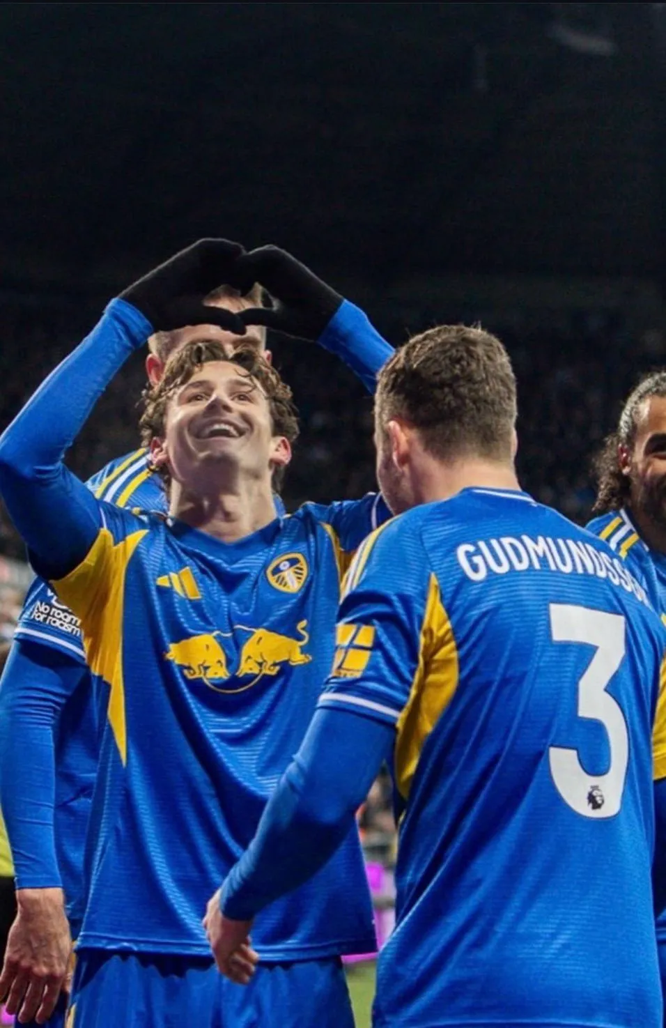 Saturday Singles including a Razzmatazz Vini Jr /50!