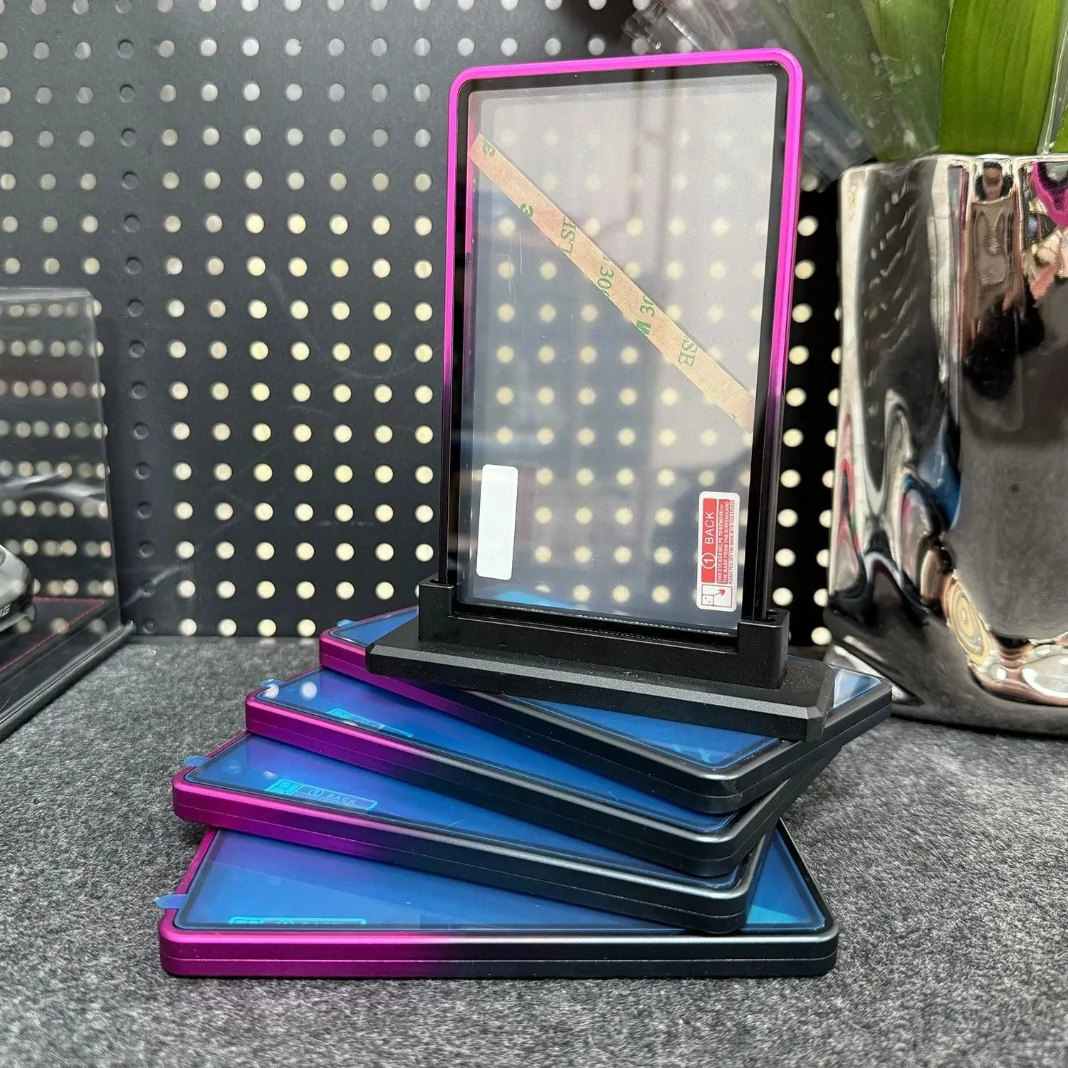 Metal Gradient Card Display Stand