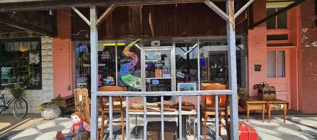 Store Image