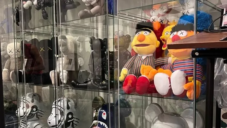 Store Image