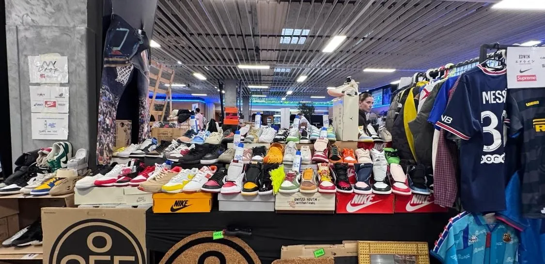 Store Image