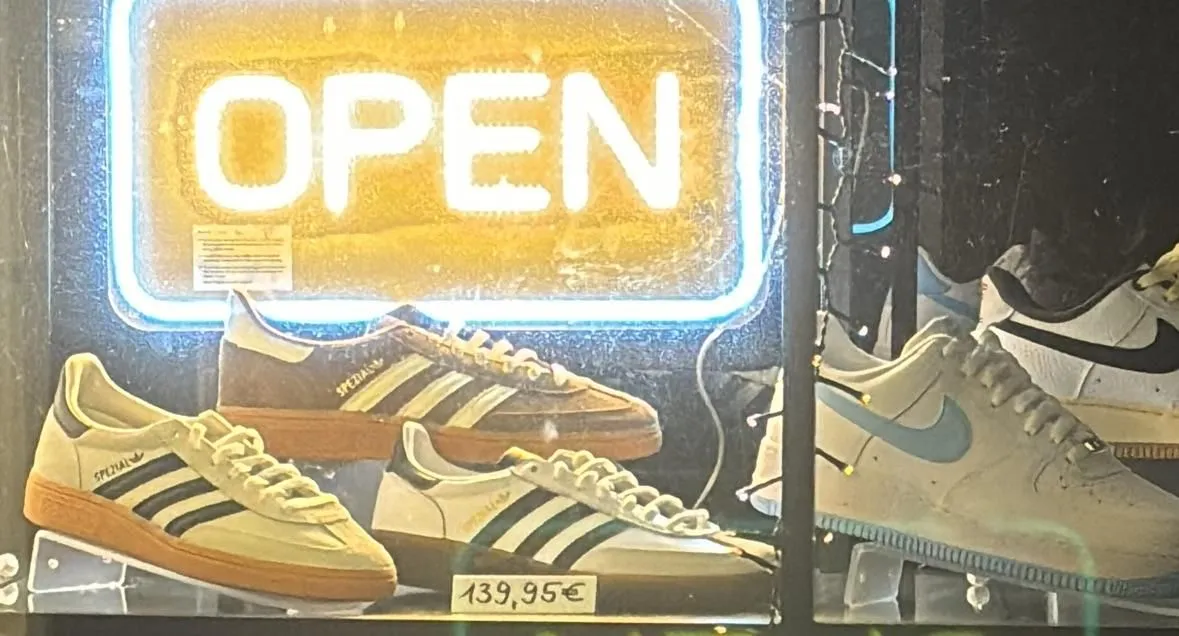 Store Image