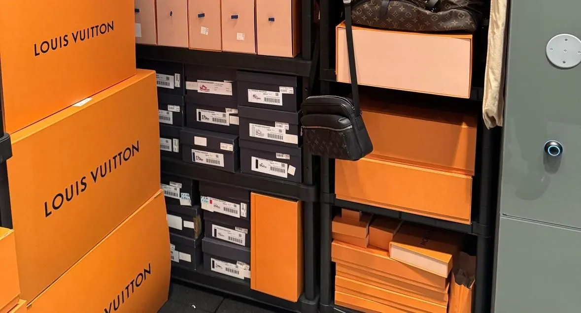 Store Image