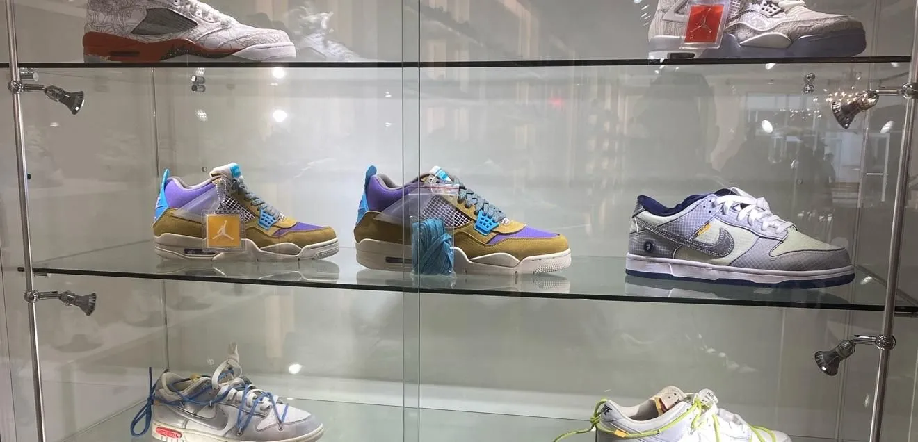 Store Image