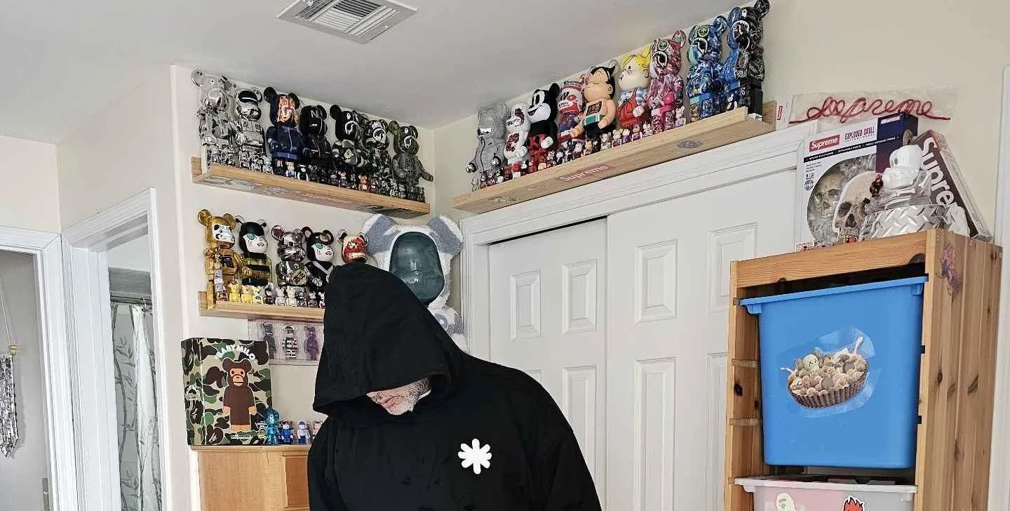Store Image