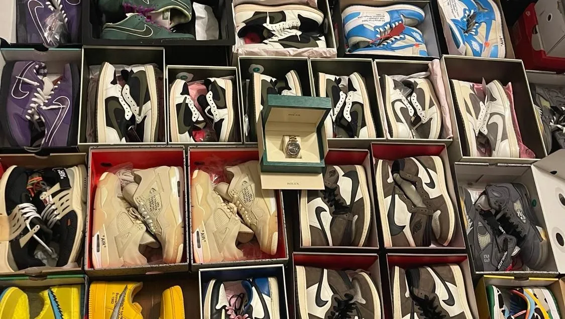 Store Image