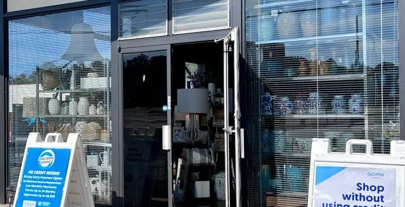 Store Image