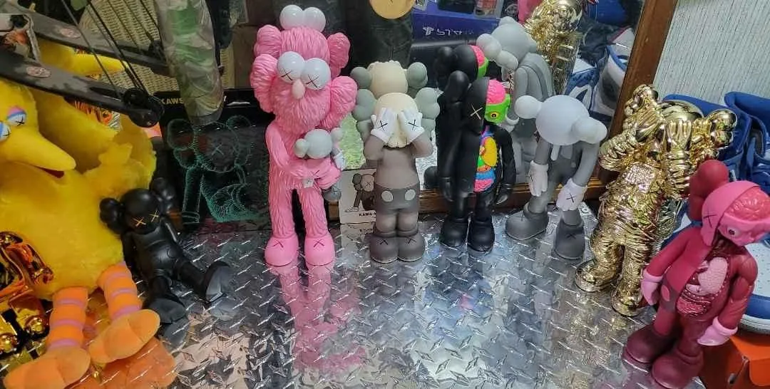 Store Image