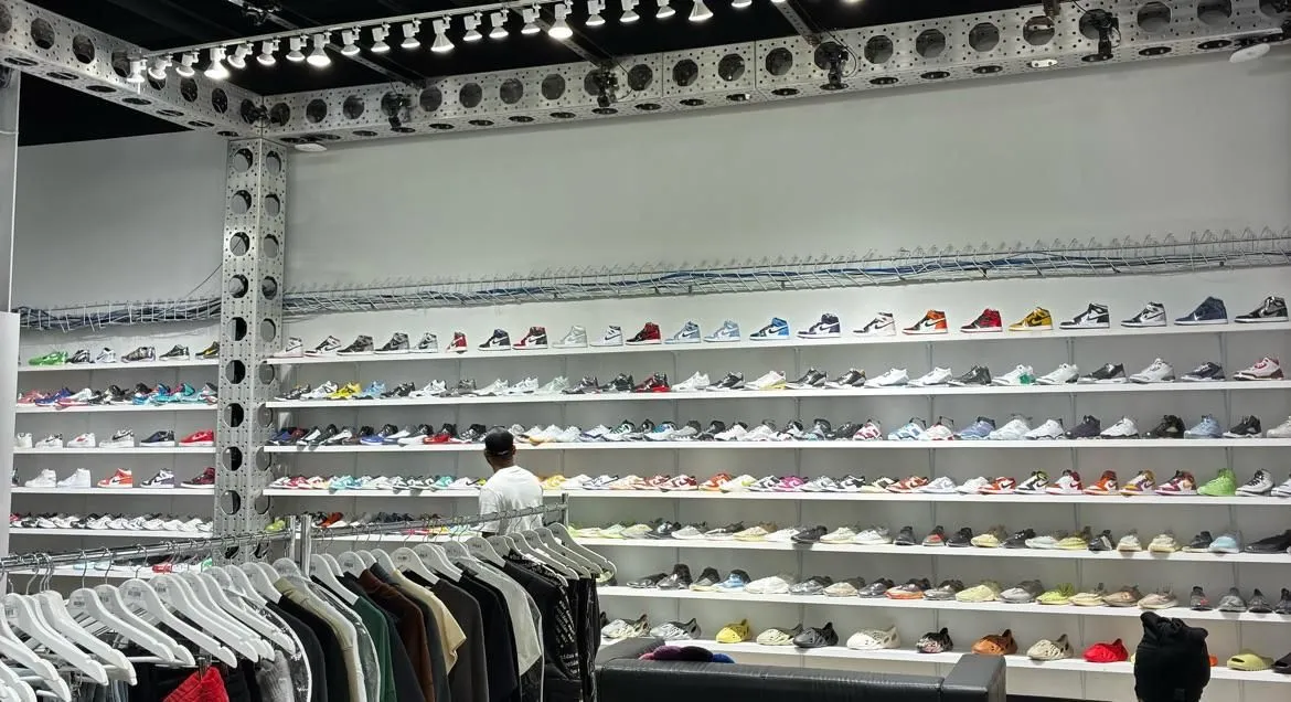 Store Image