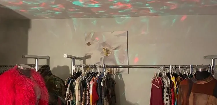 Store Image