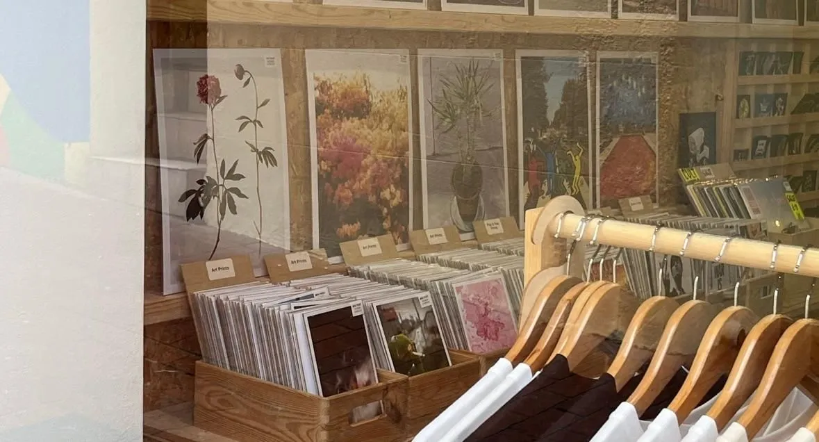 Store Image