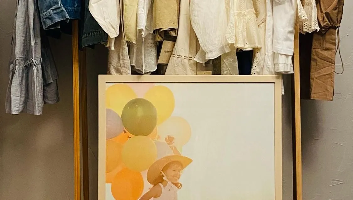 Store Image